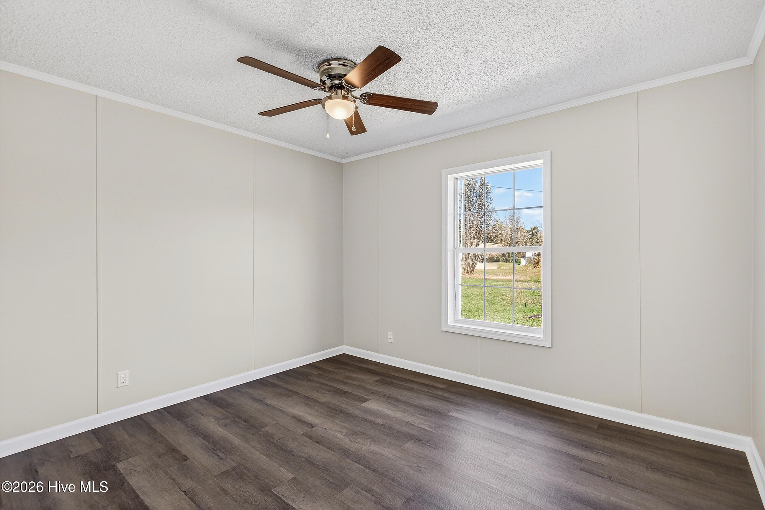 100560826 | Photo 26