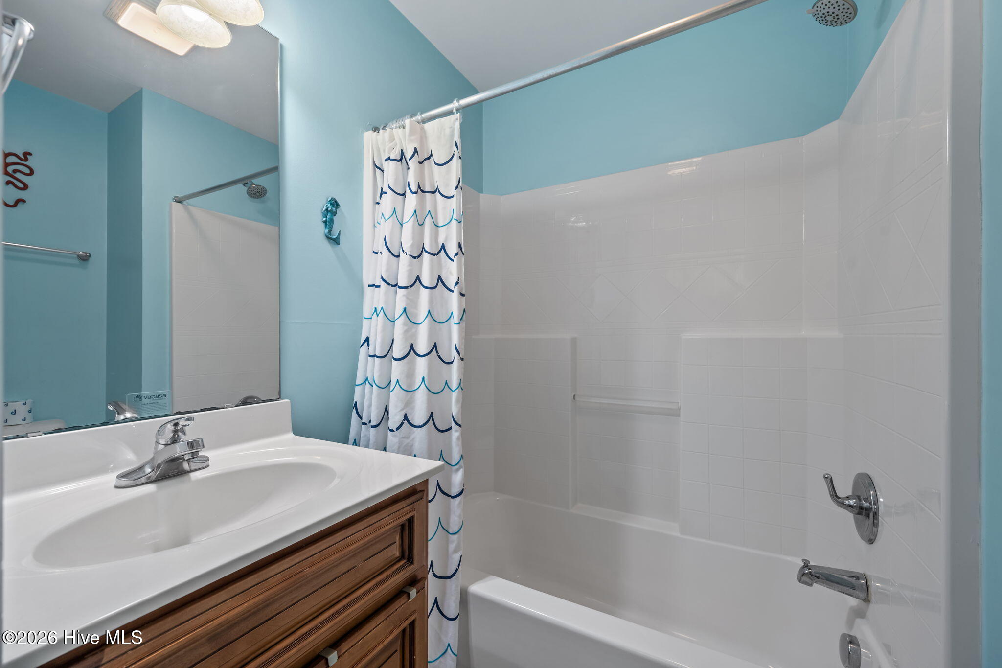 100560974 | Photo 33