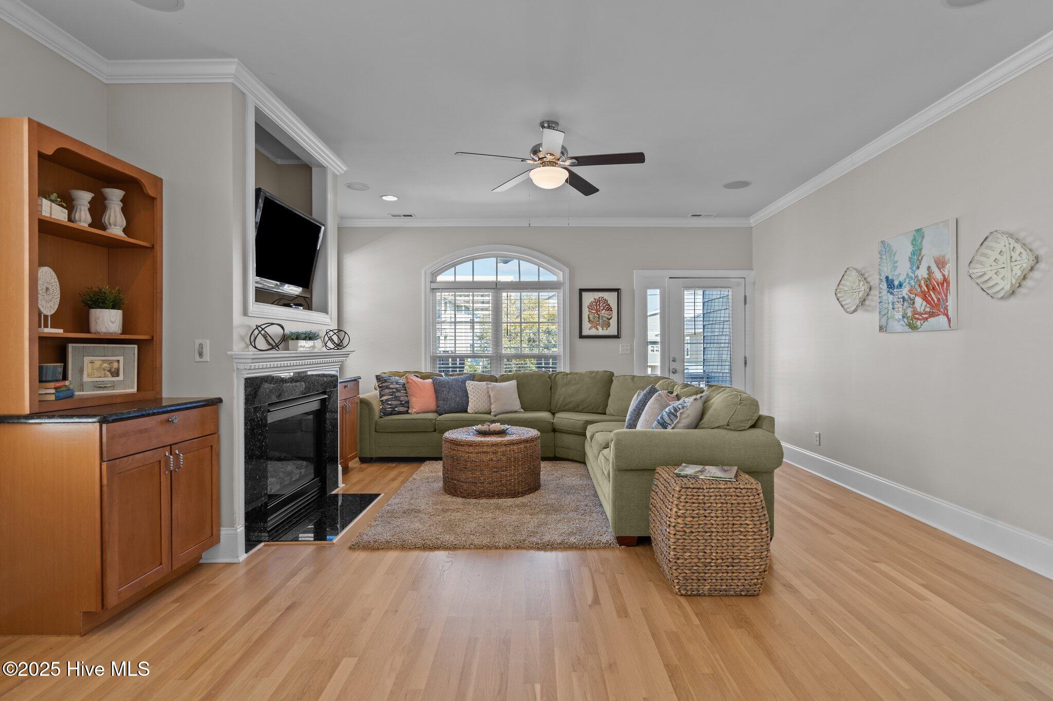 100500957 | Photo 11