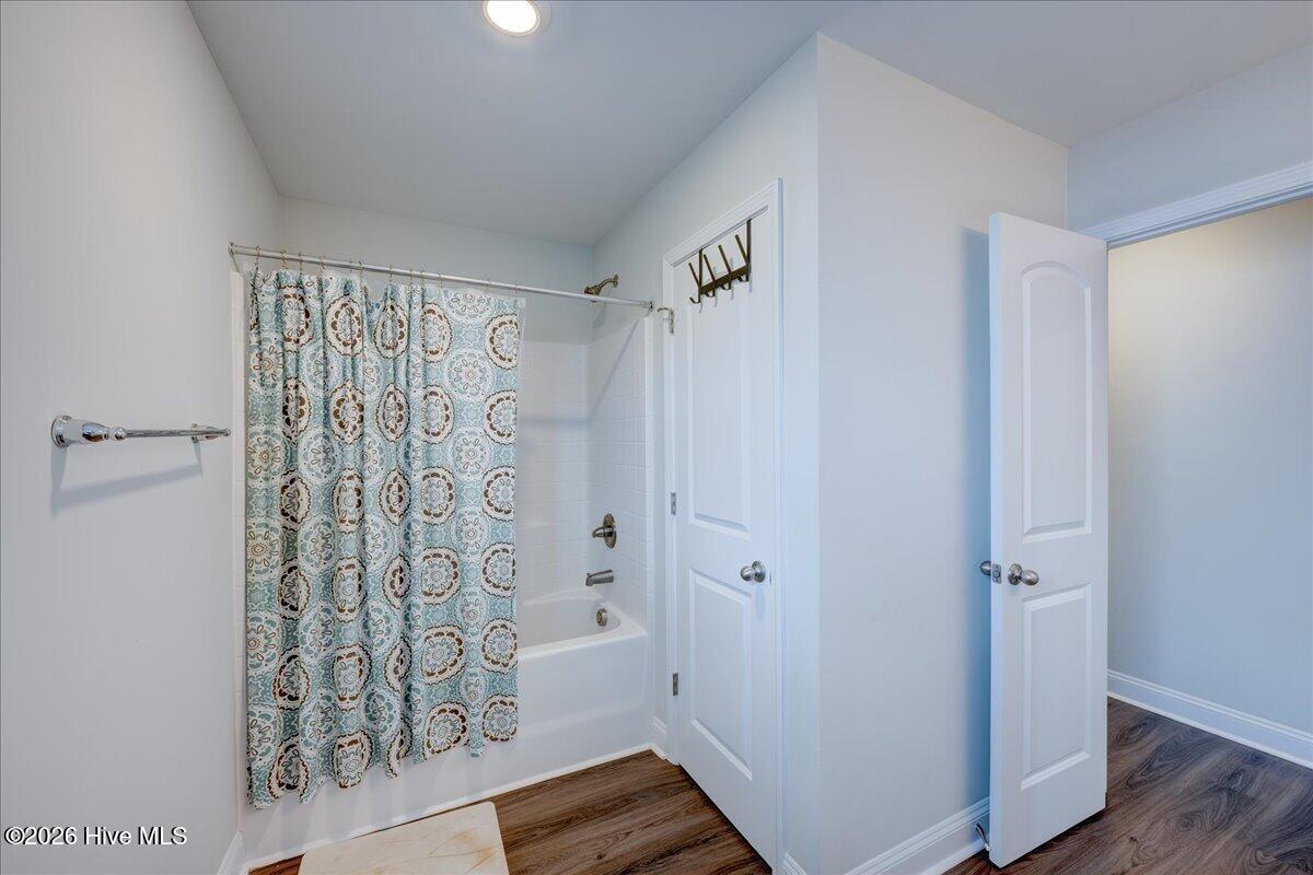 100569767 | Photo 29