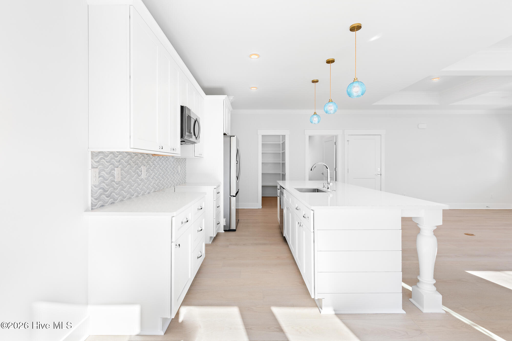 100547169 | Photo 15