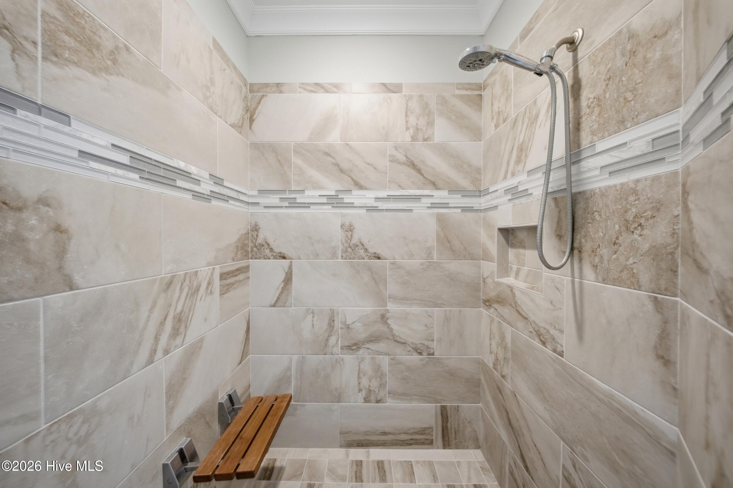 100567823 | Photo 45