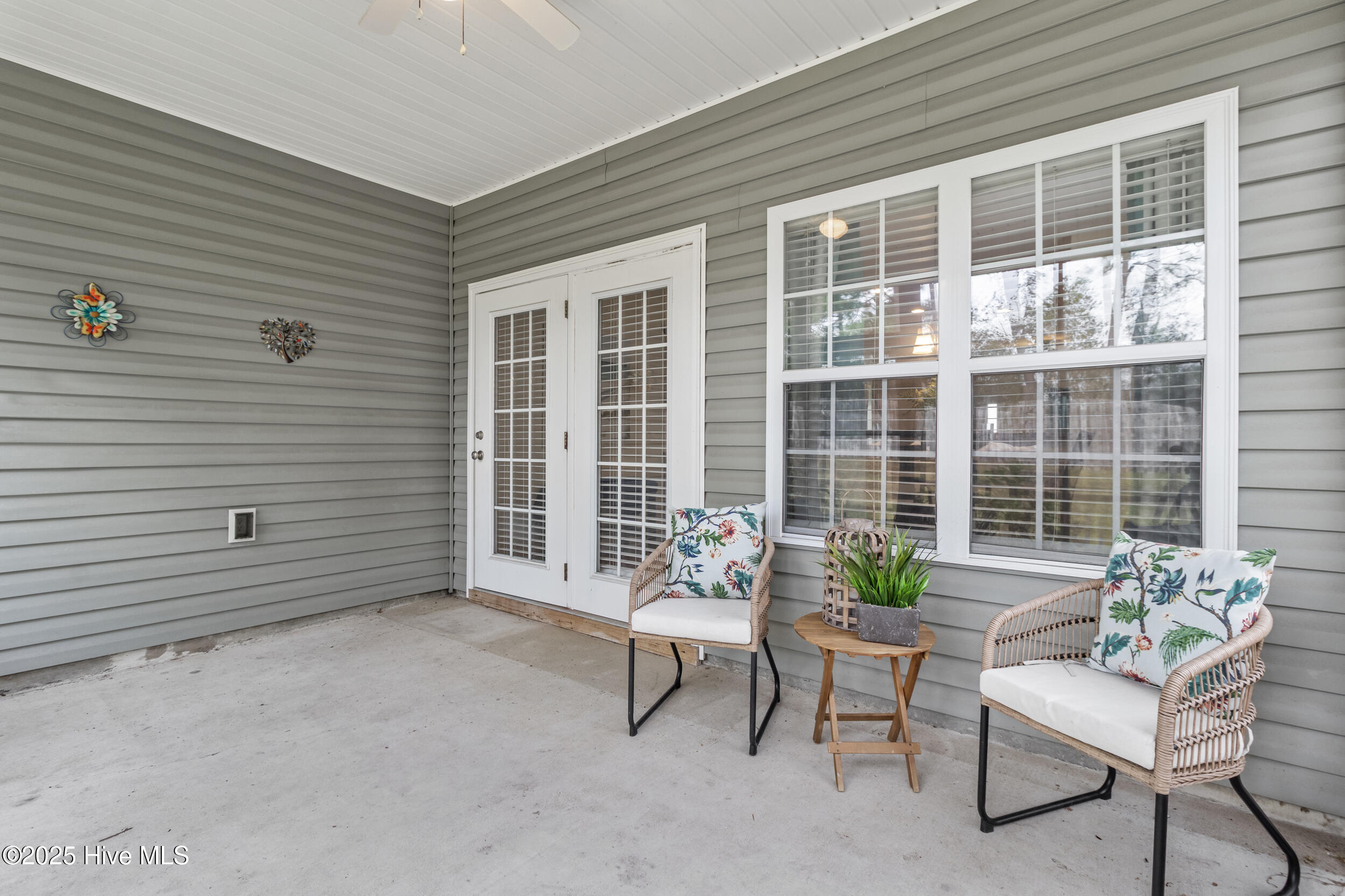 100536590 | Photo 36