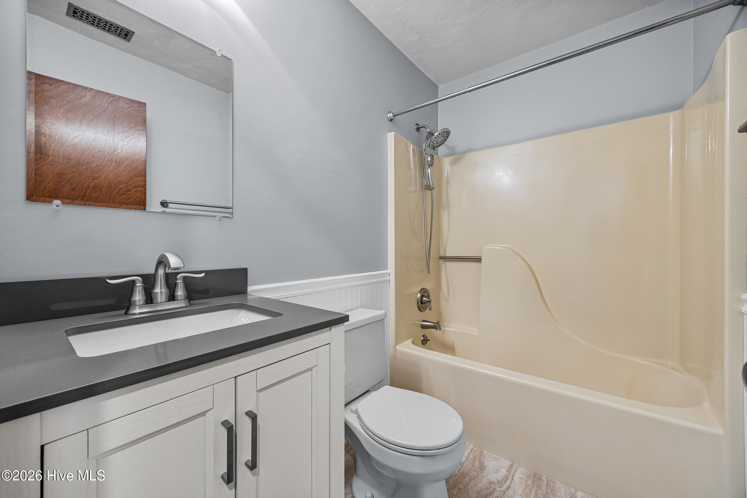 100565895 | Photo 20