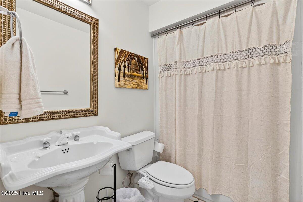 100518742 | Photo 33