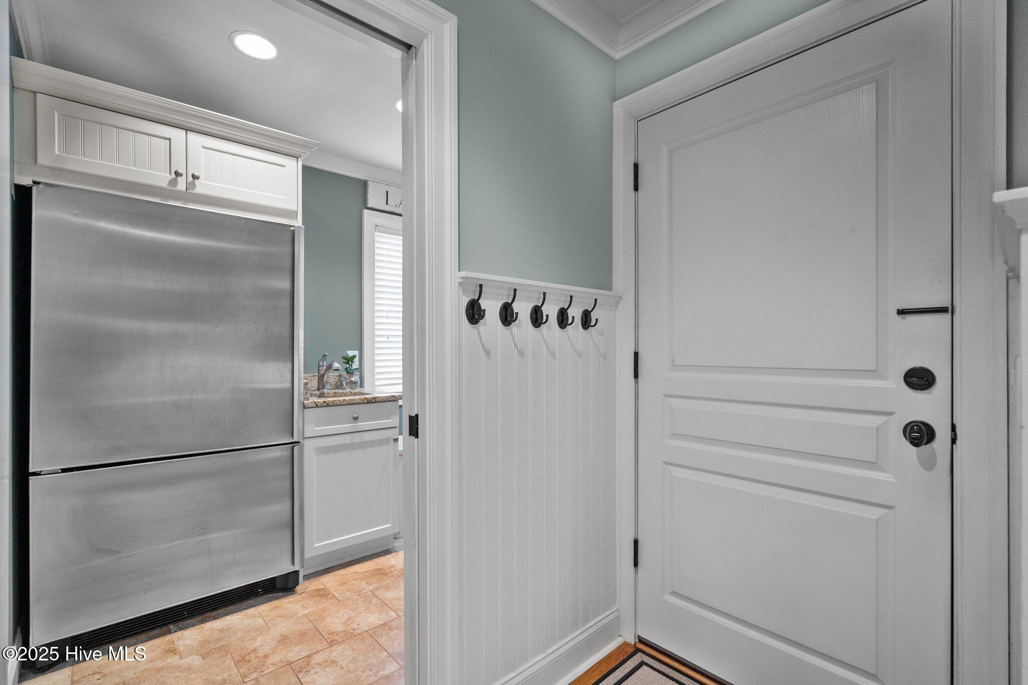 100565962 | Photo 45