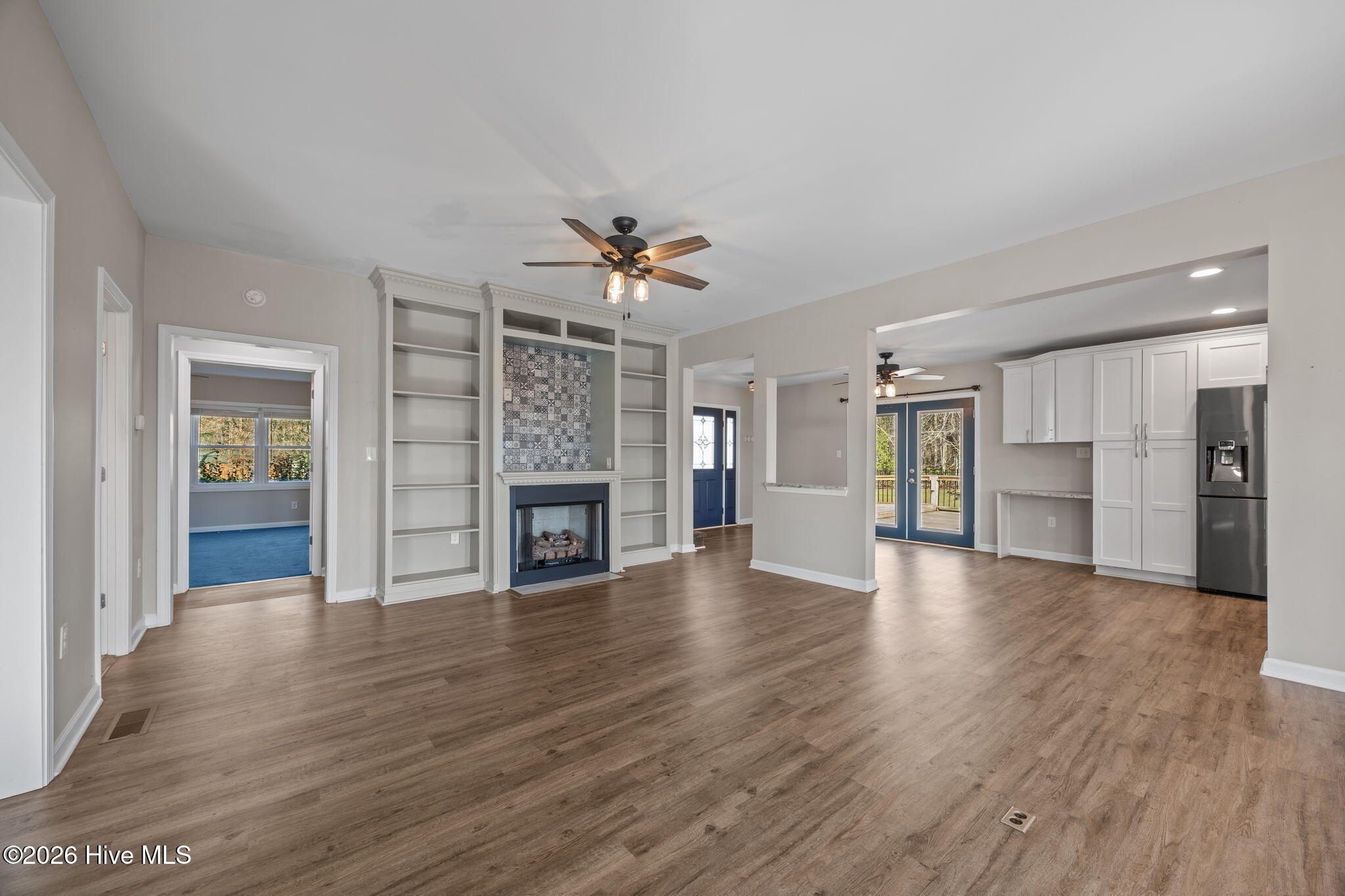 100562529 | Photo 11