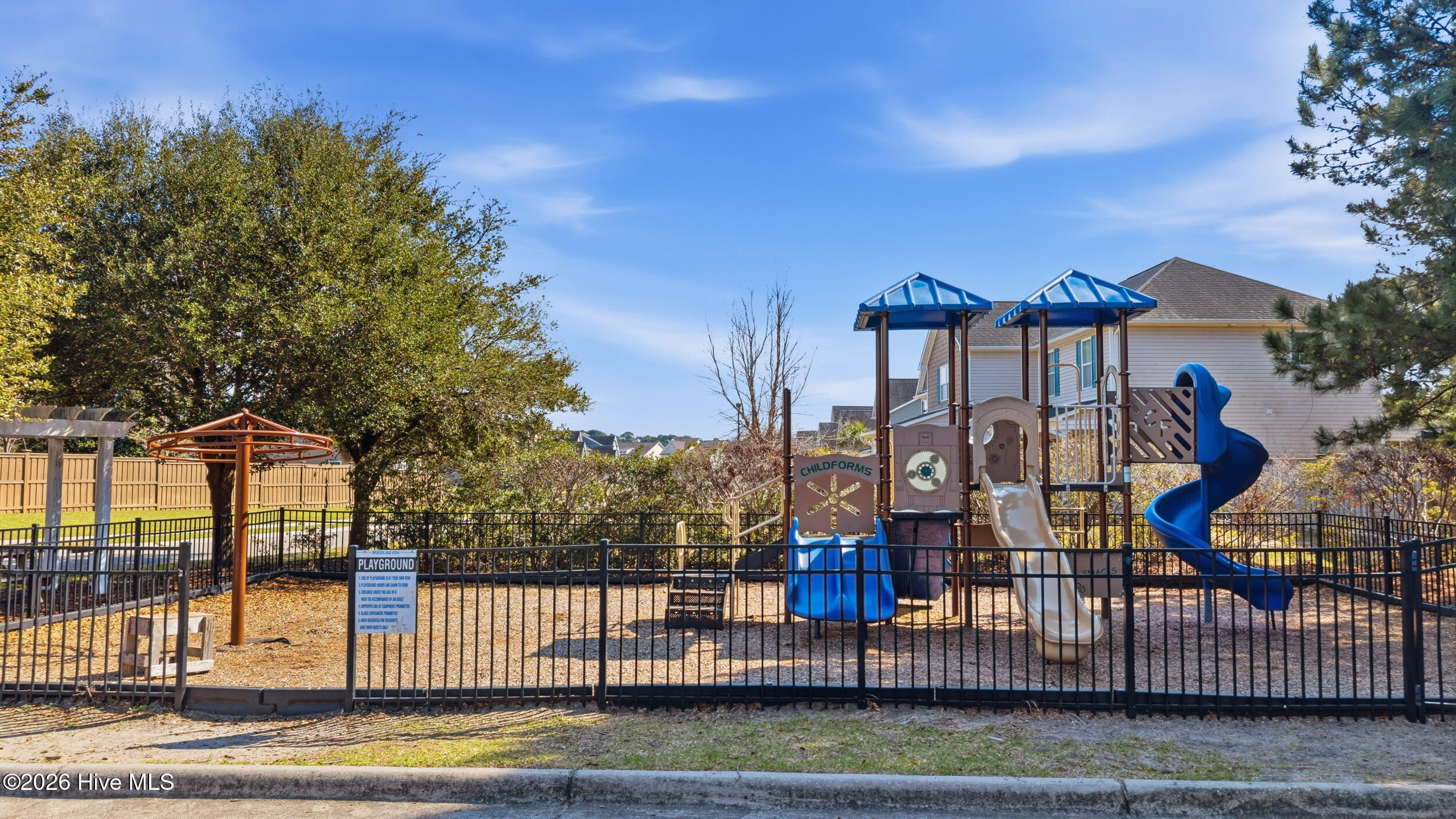 100557196 | Photo 40