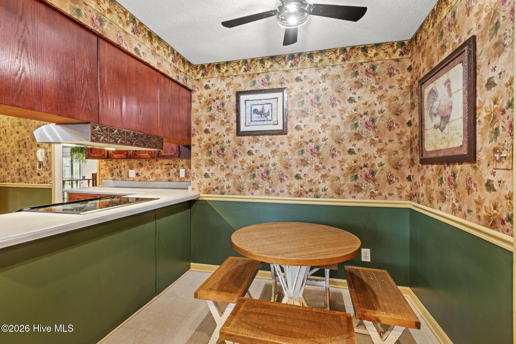 100560657 | Photo 16