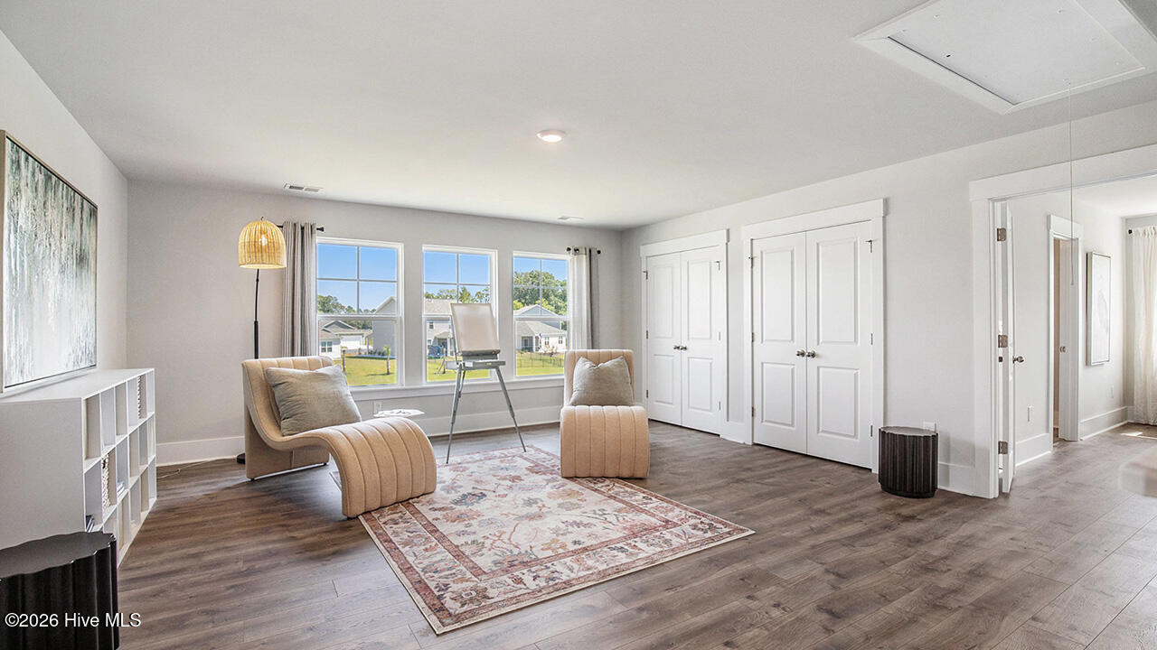 100567119 | Photo 19