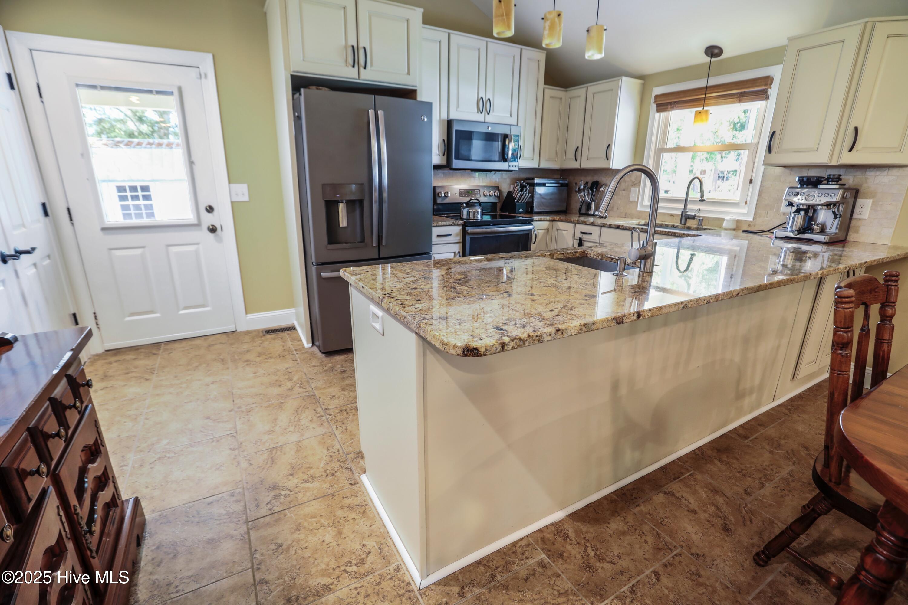 100513124 | Photo 20