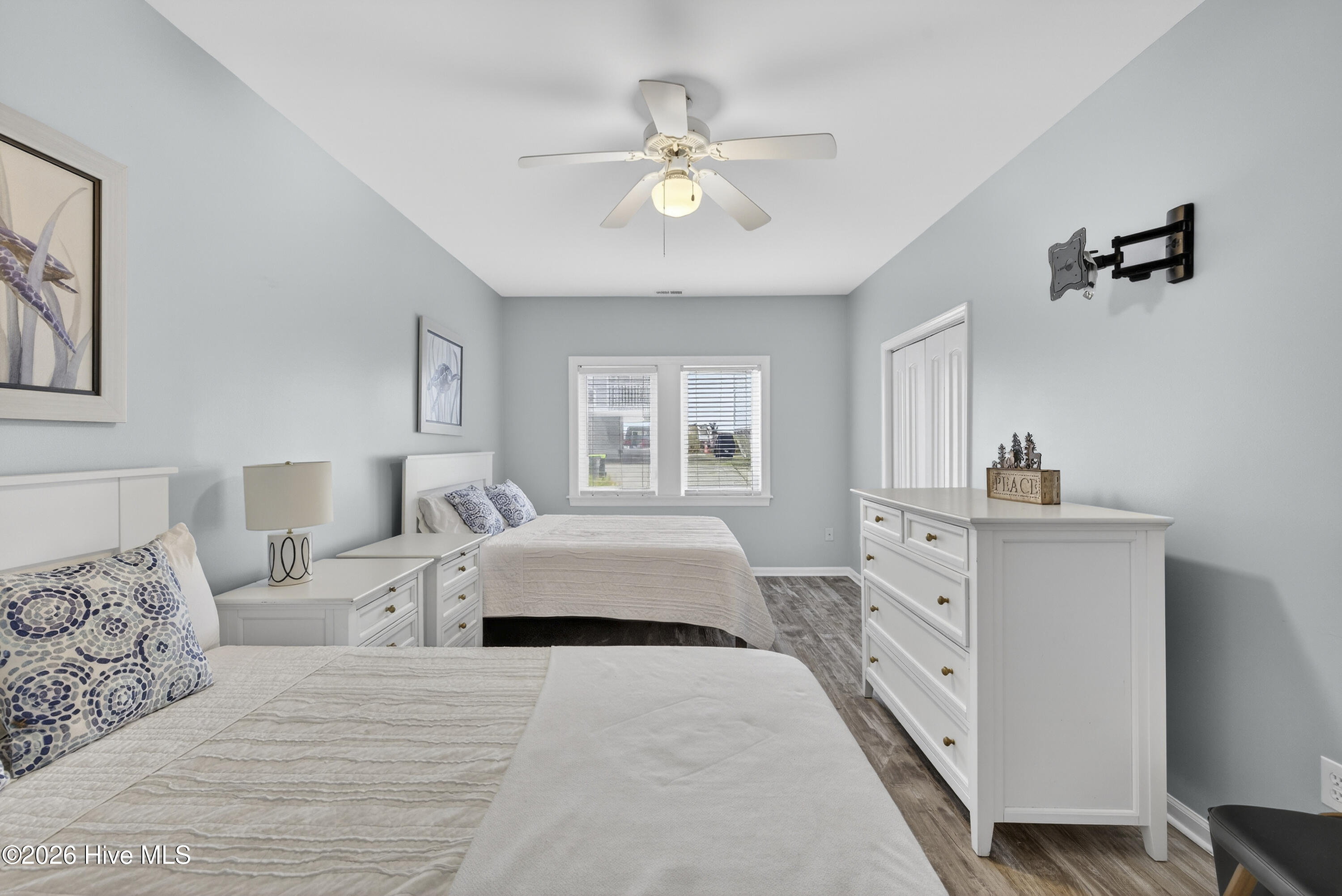 100561786 | Photo 33