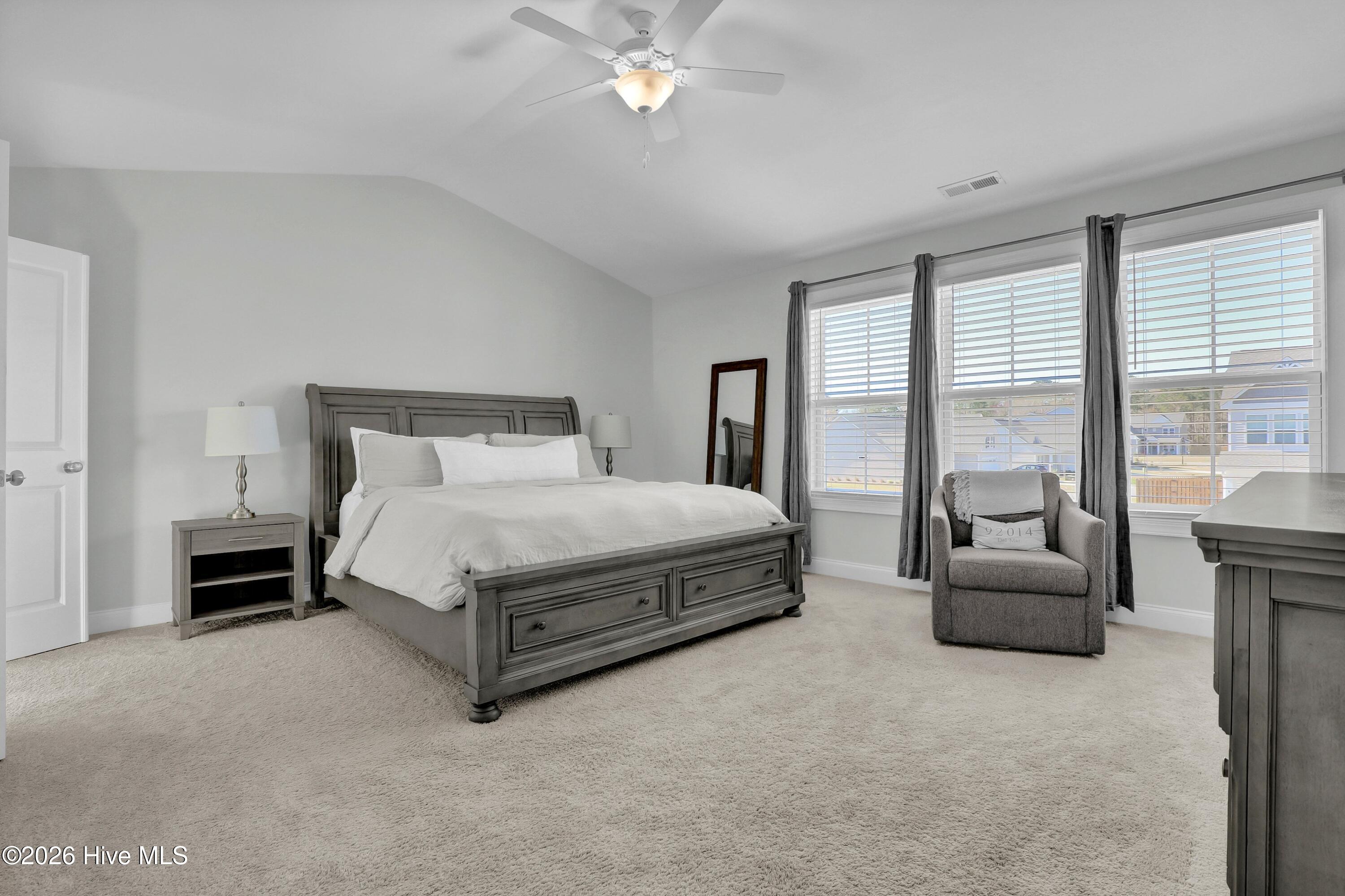 100562684 | Photo 36