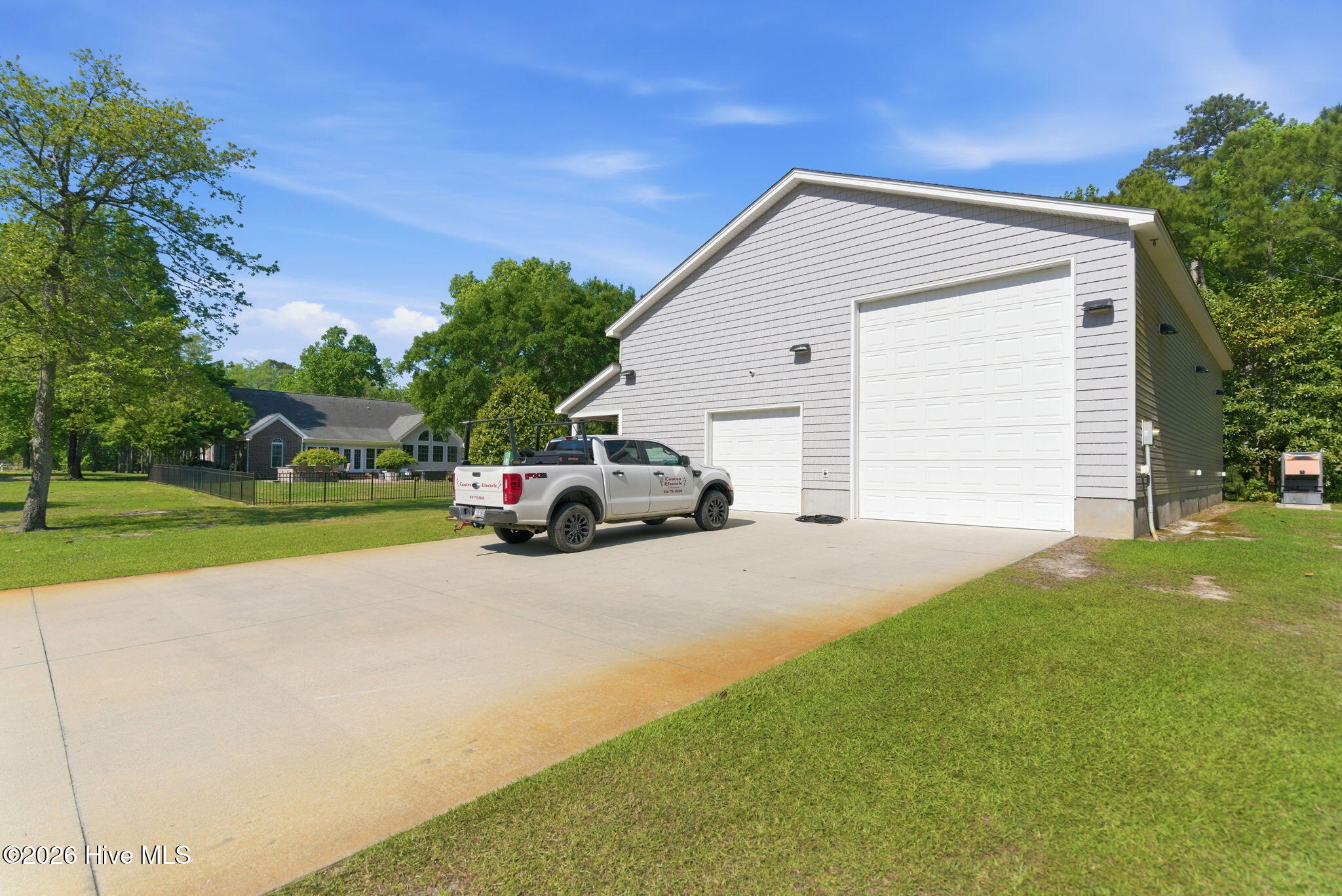 100570615 | Photo 60