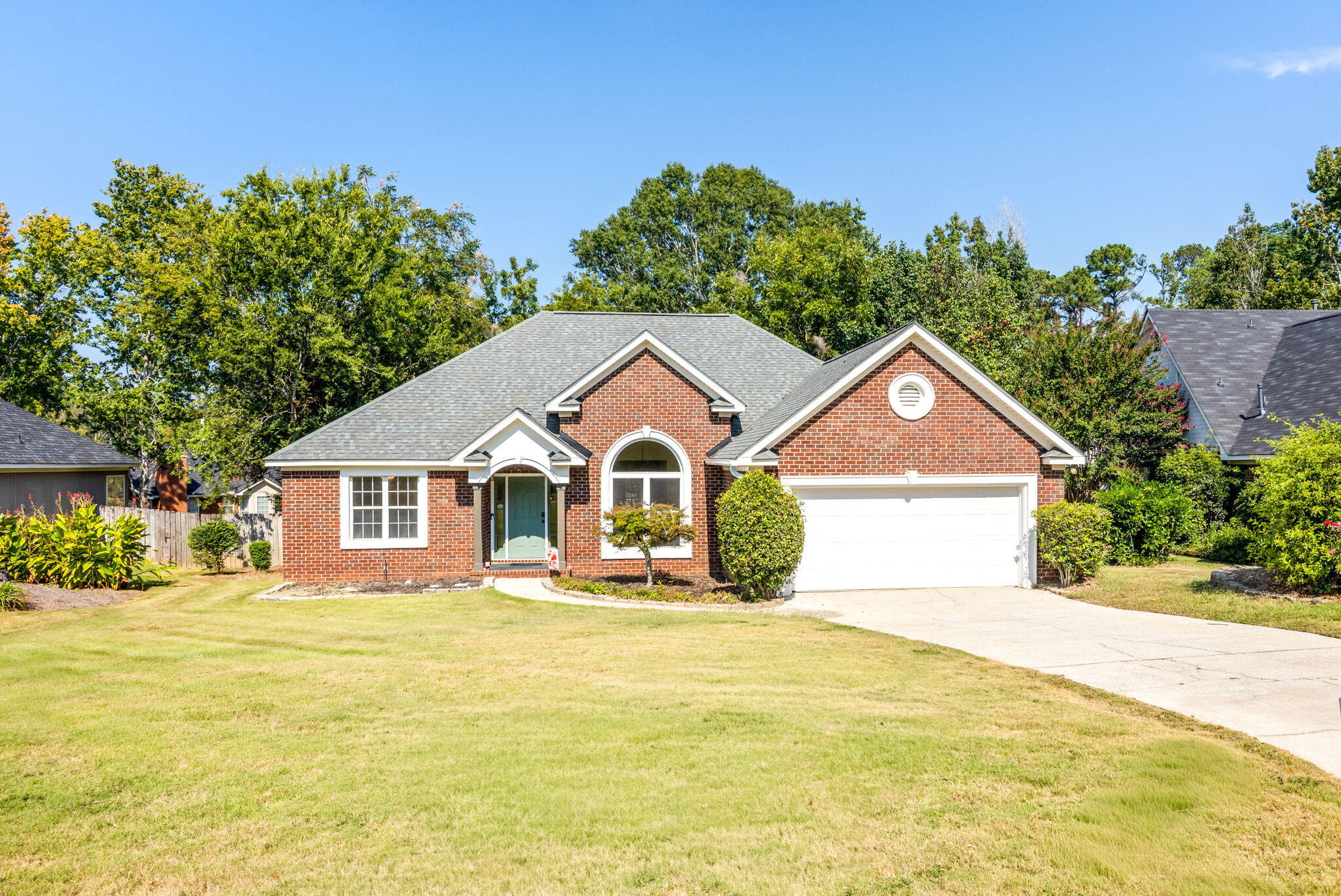 1-web-or-mls-557 Live Oak Court