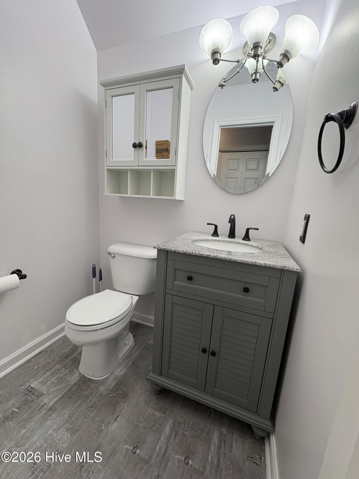 100562372 | Photo 12