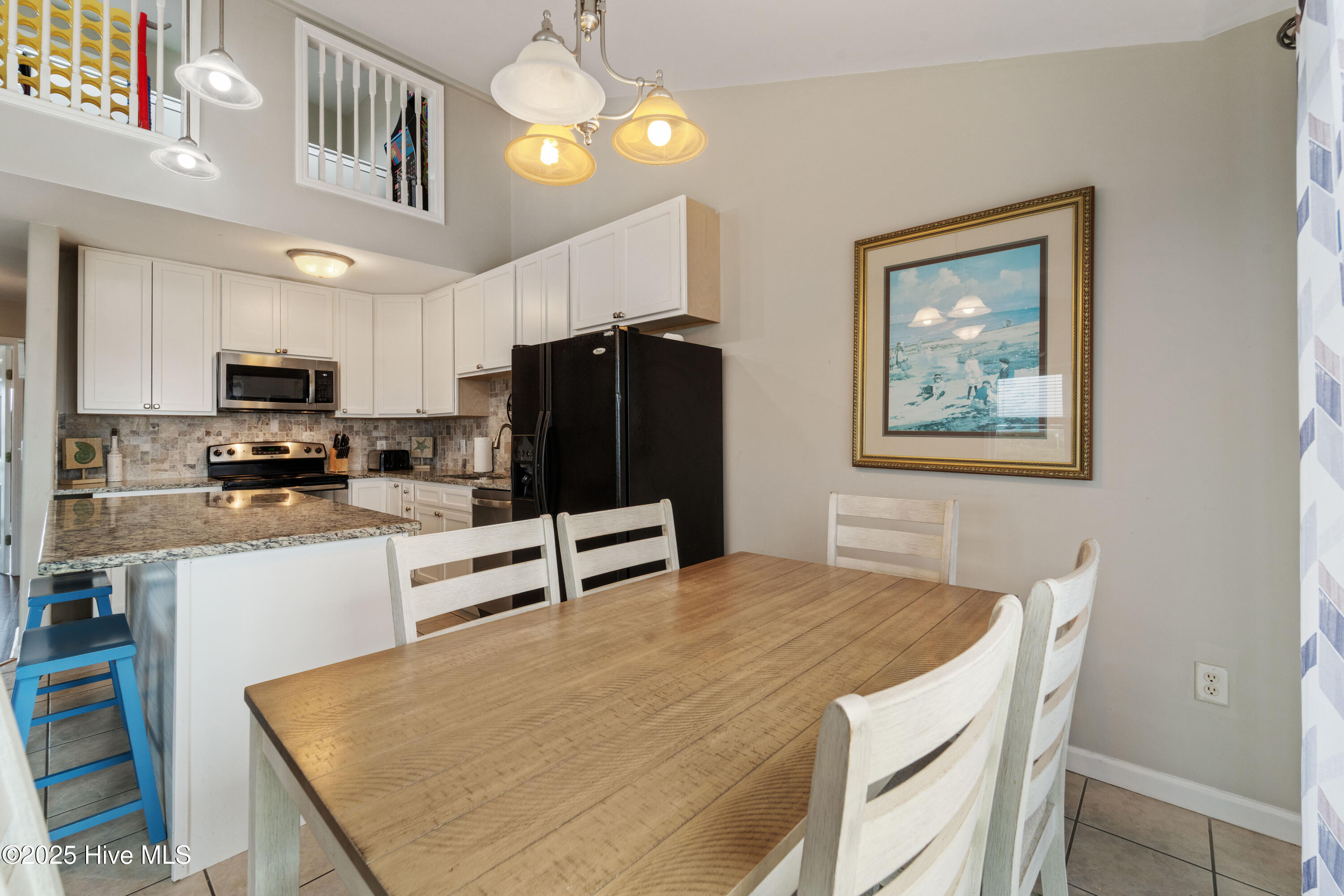 100556675 | Photo 66