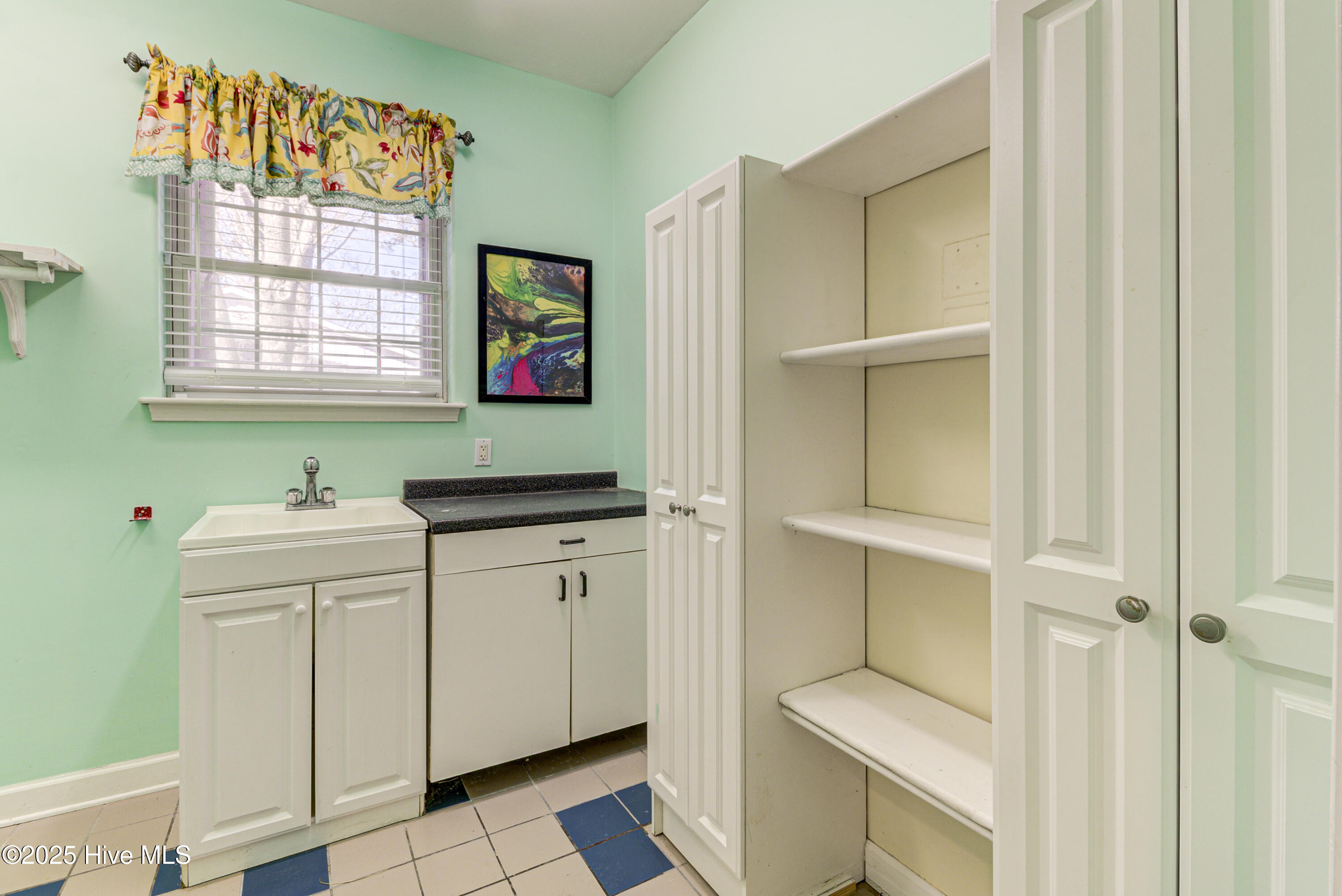 Shirley Johnson - MLS Number: 100576897