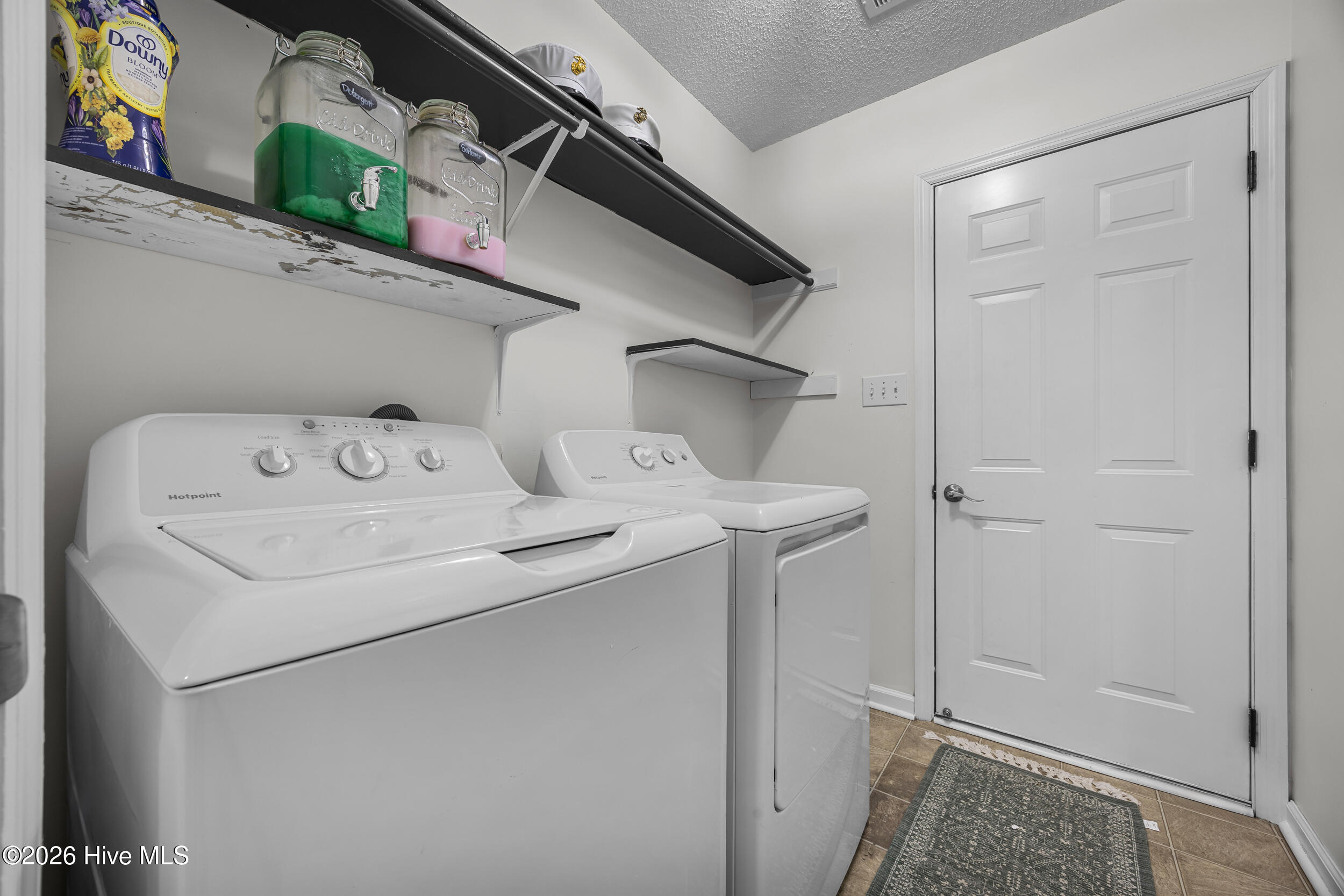 100566789 | Photo 15