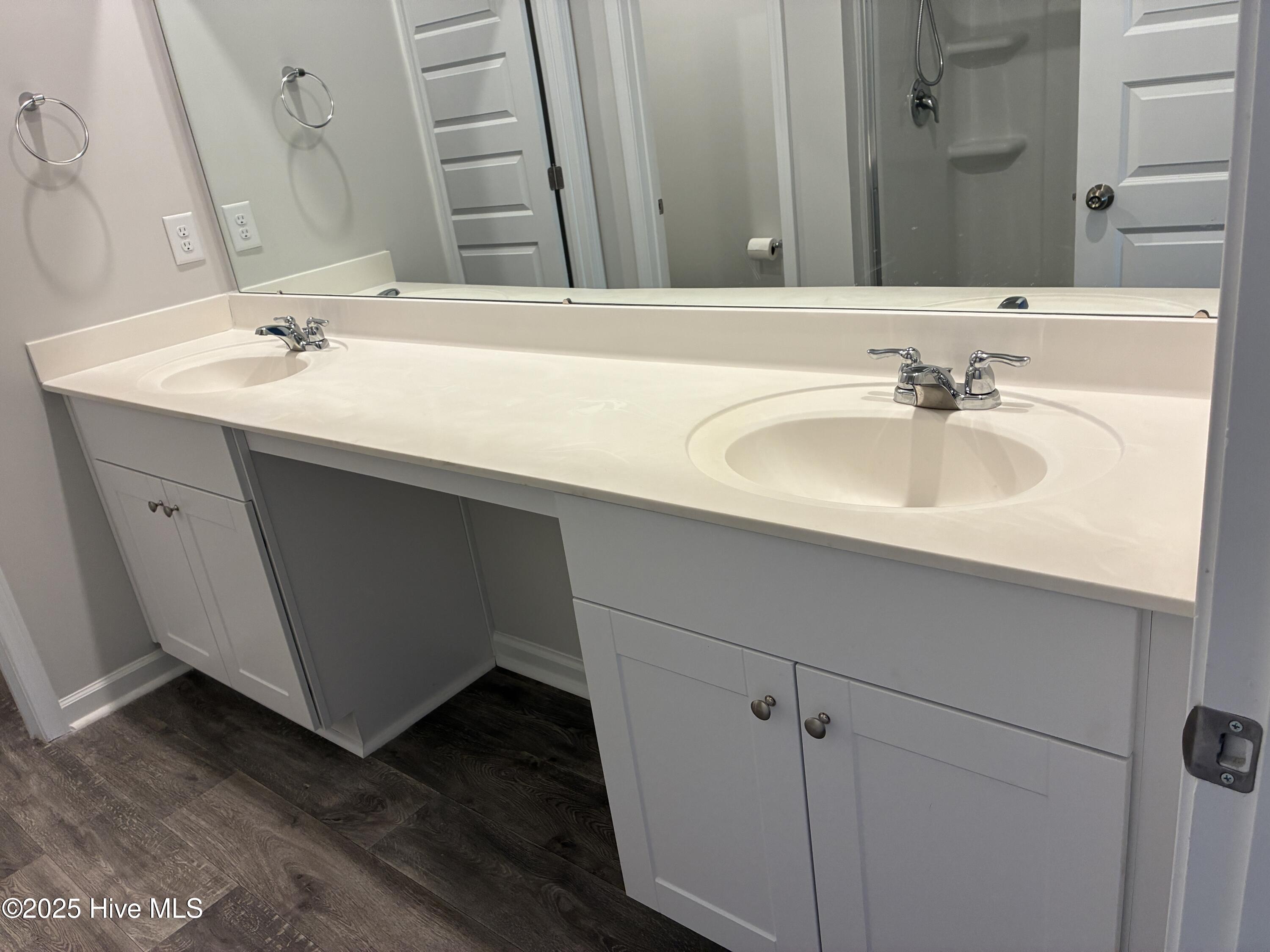 100543140 | Photo 16