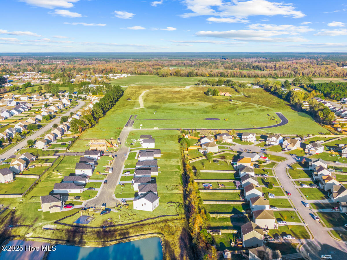 100524209 | Photo 26