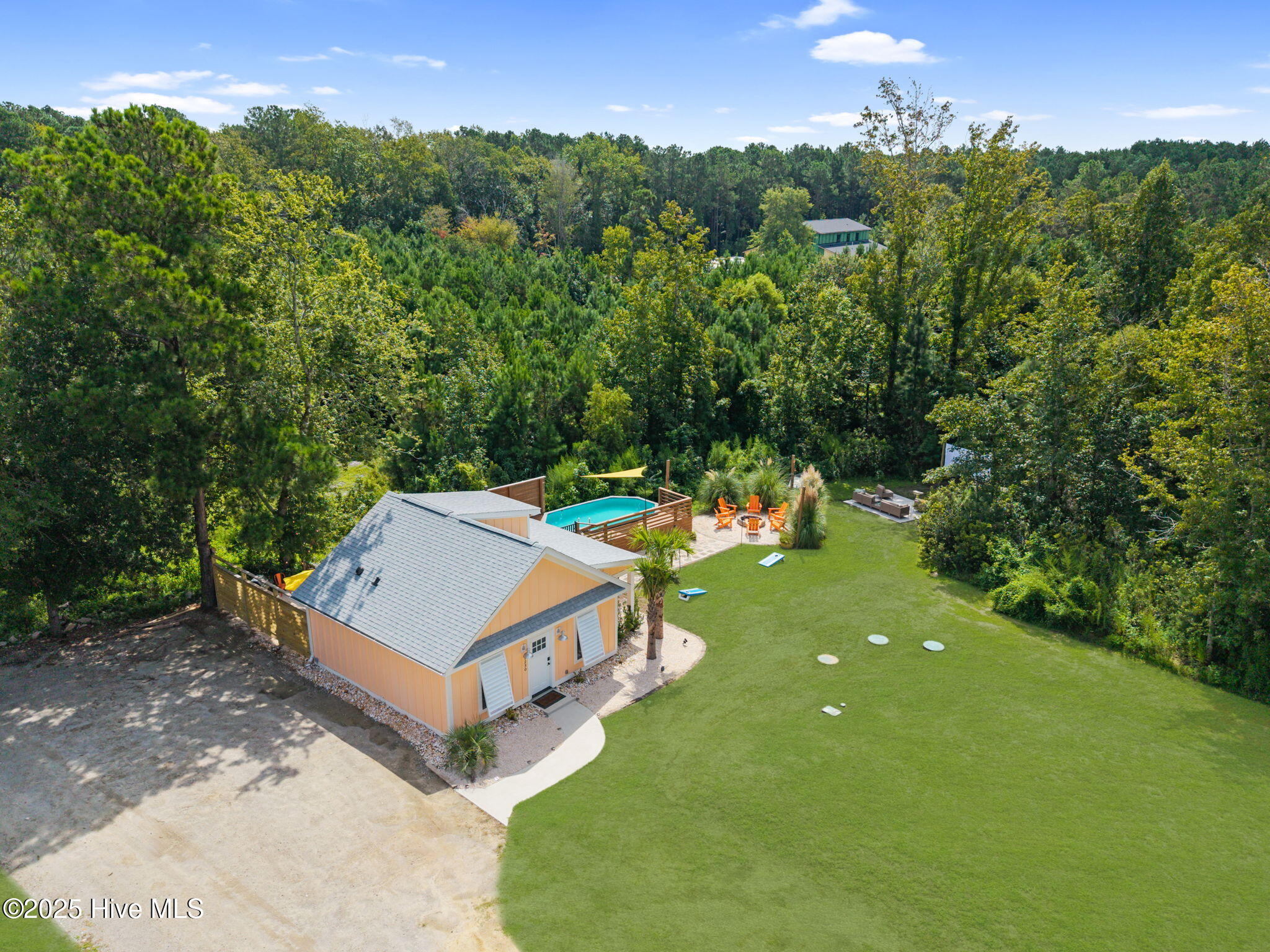 100537290 | Photo 35