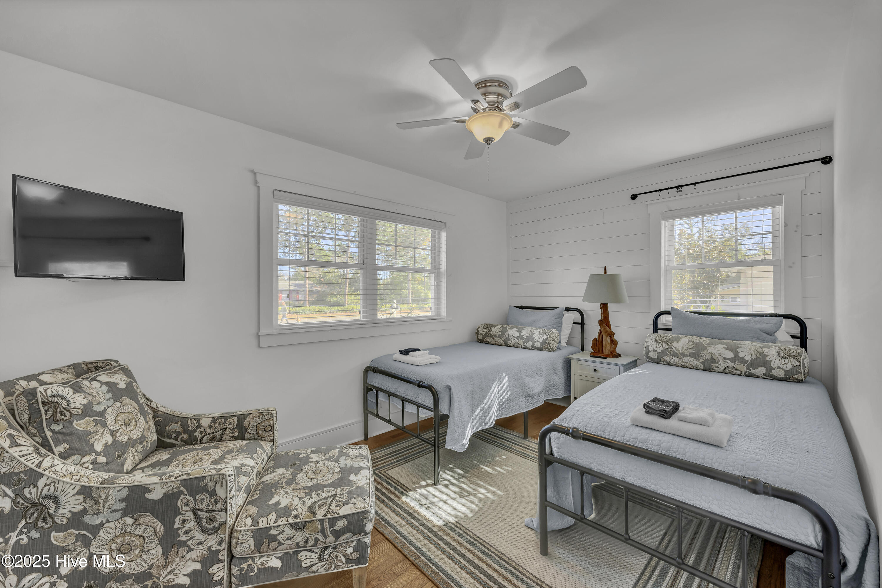 100541190 | Photo 16