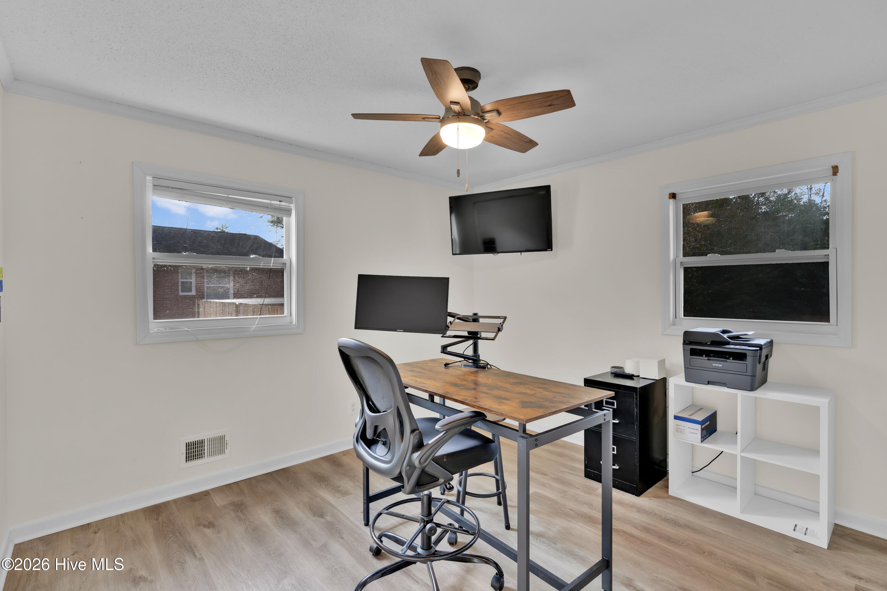 100549465 | Photo 16