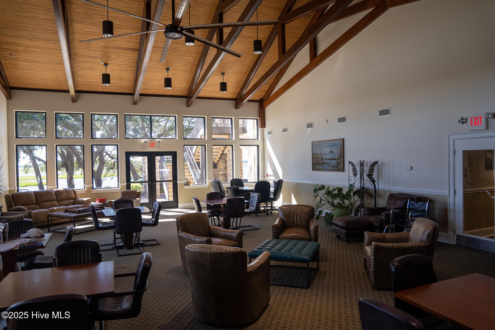 100543941 | Photo 77