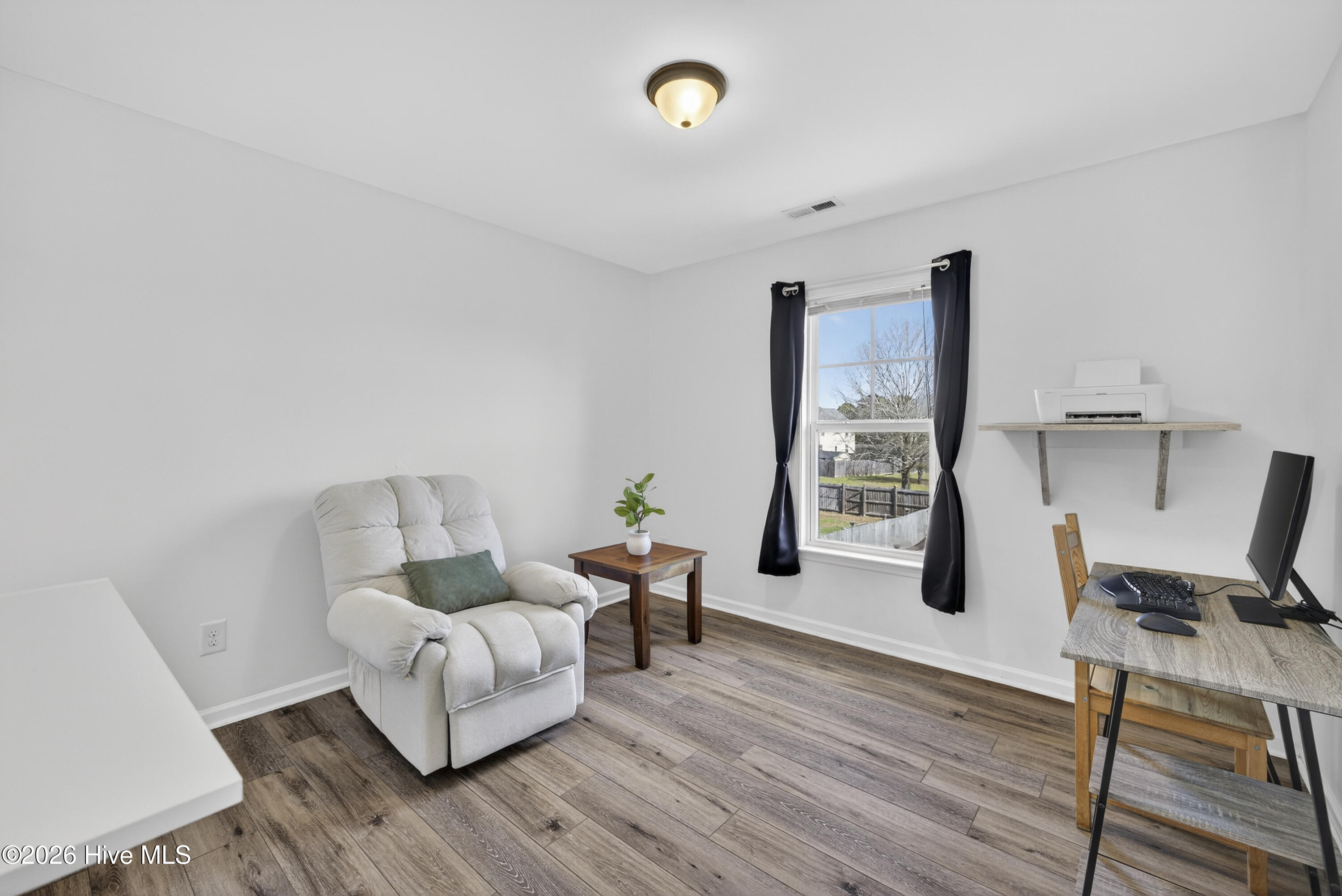 100560873 | Photo 31