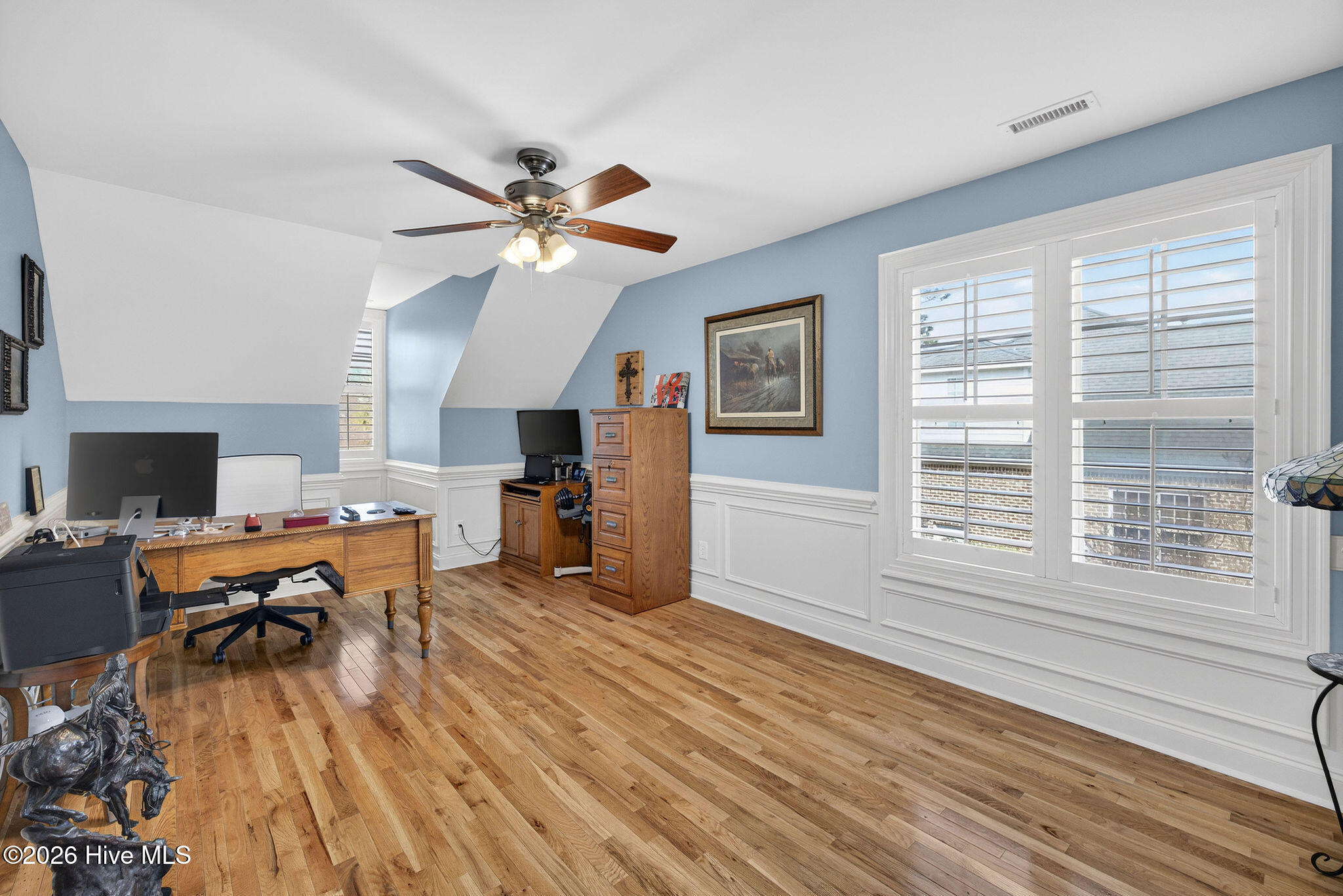 100547469 | Photo 34