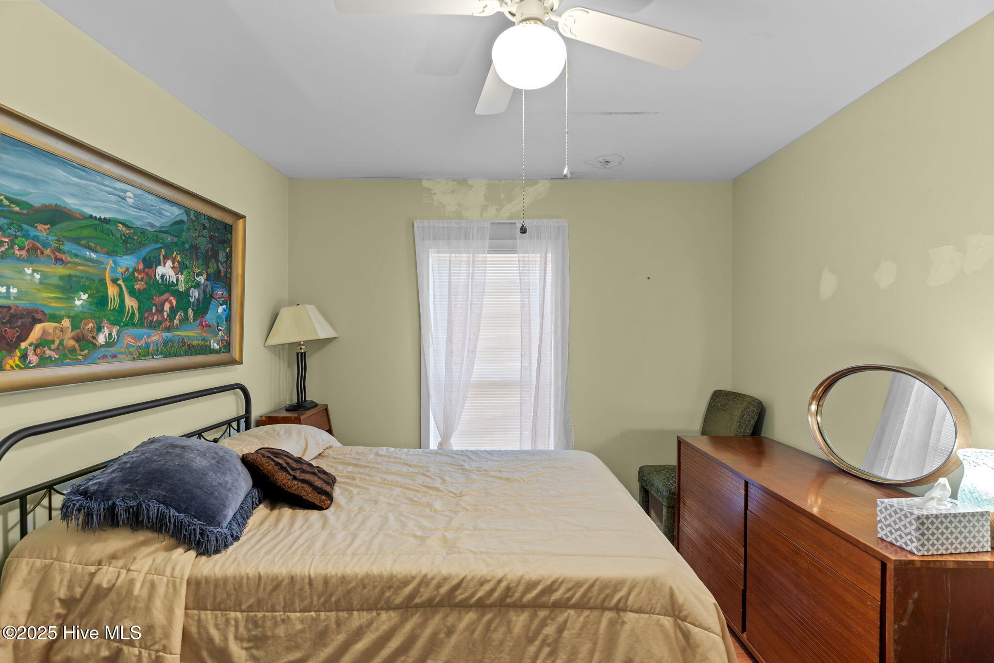 100536302 | Photo 34