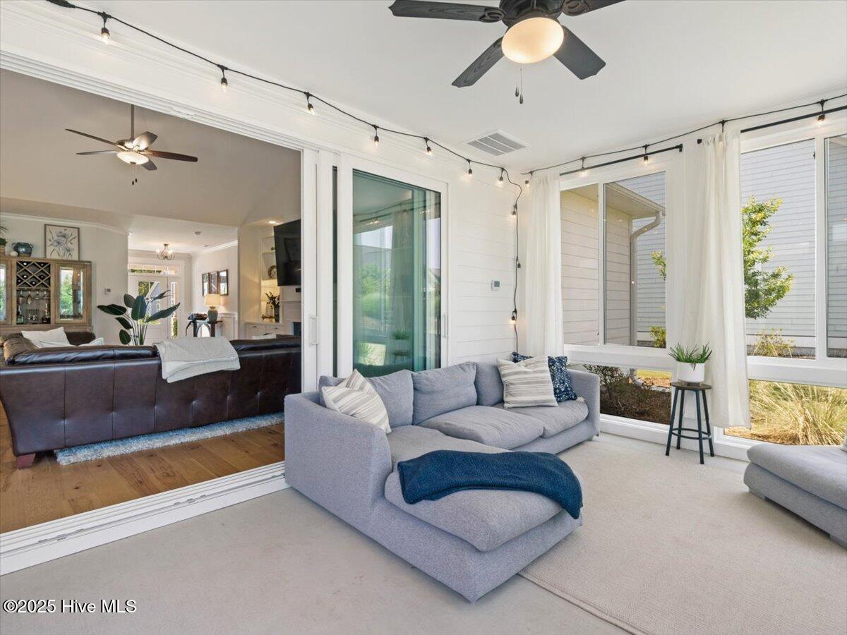 100516442 | Photo 22