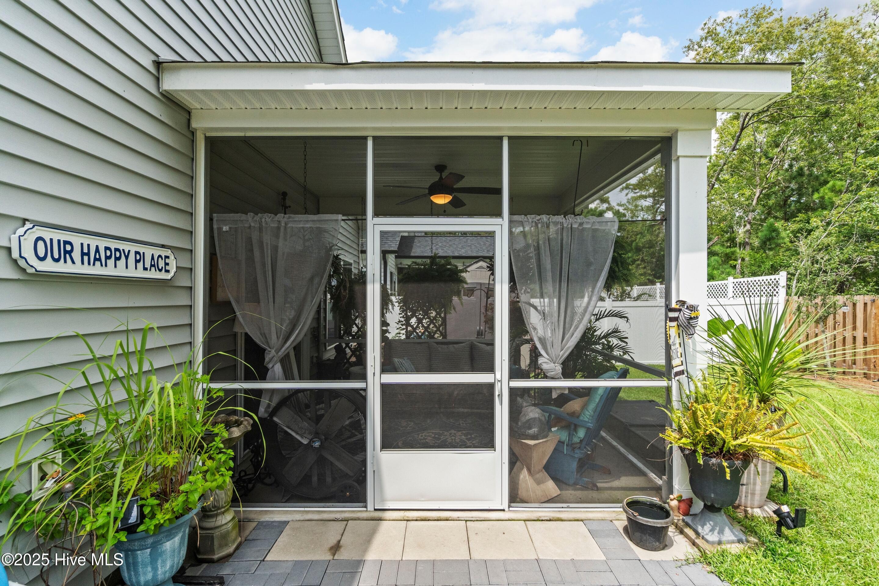 100525956 | Photo 14