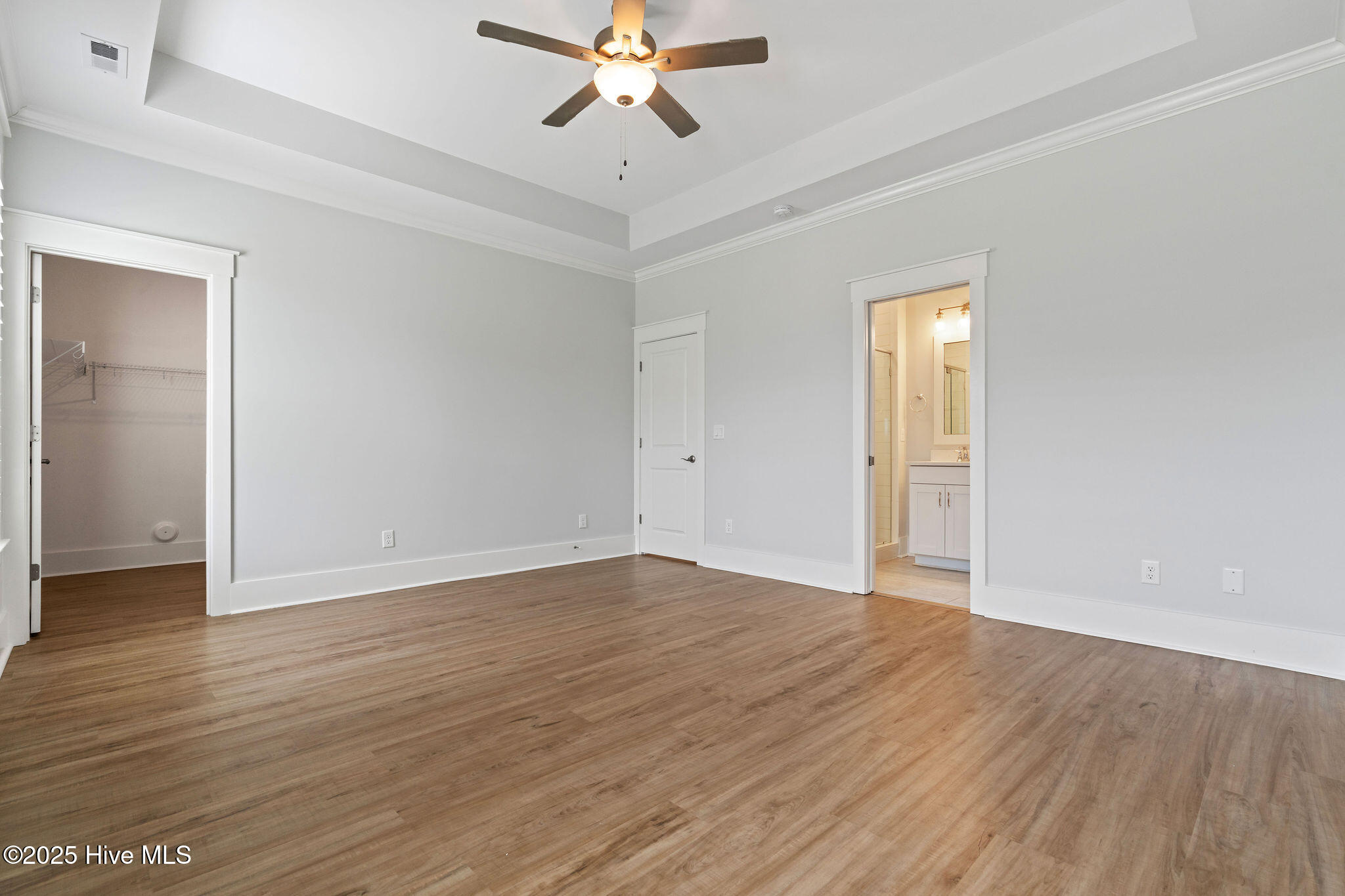 100523892 | Photo 31