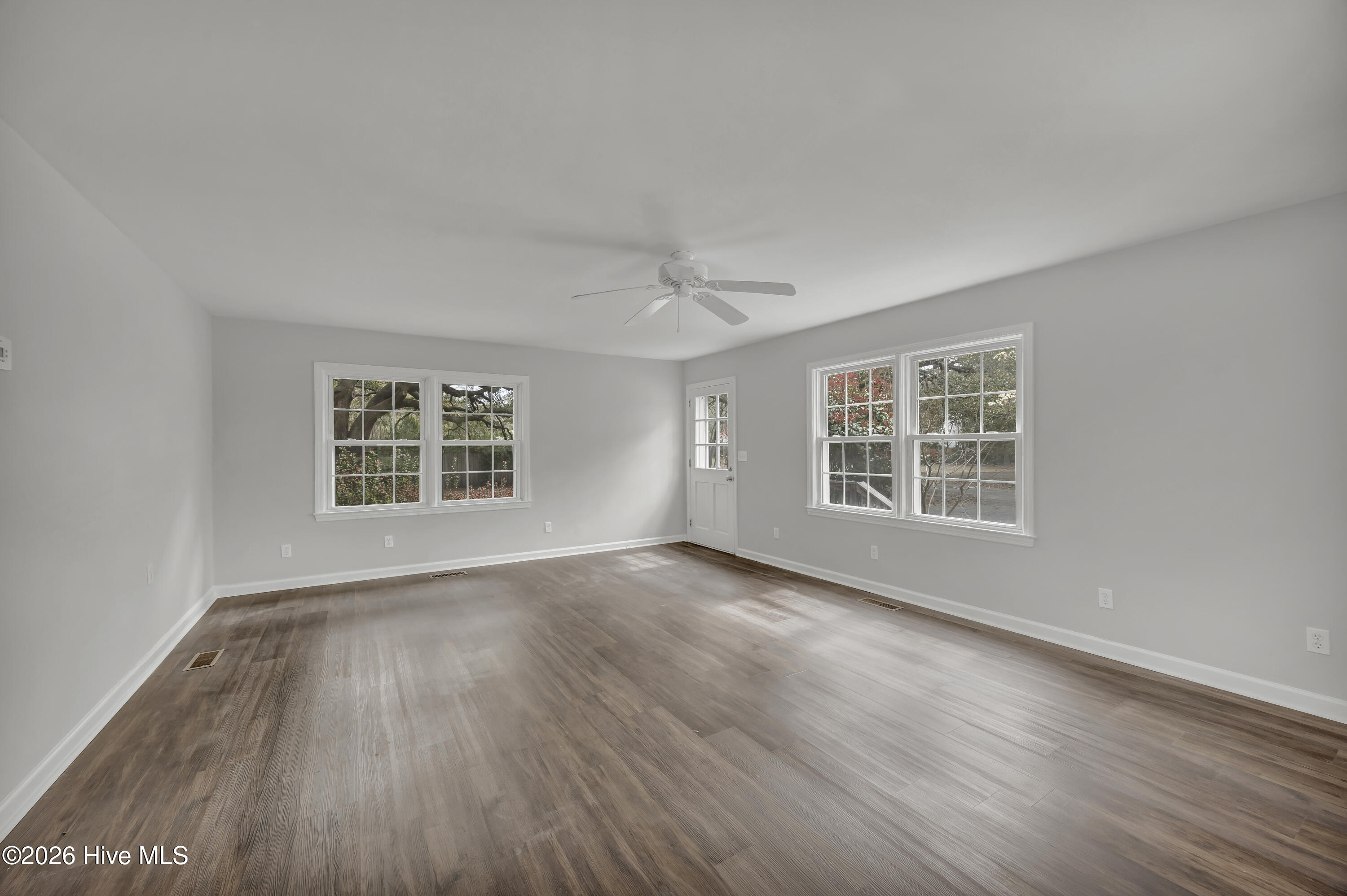 100563507 | Photo 12