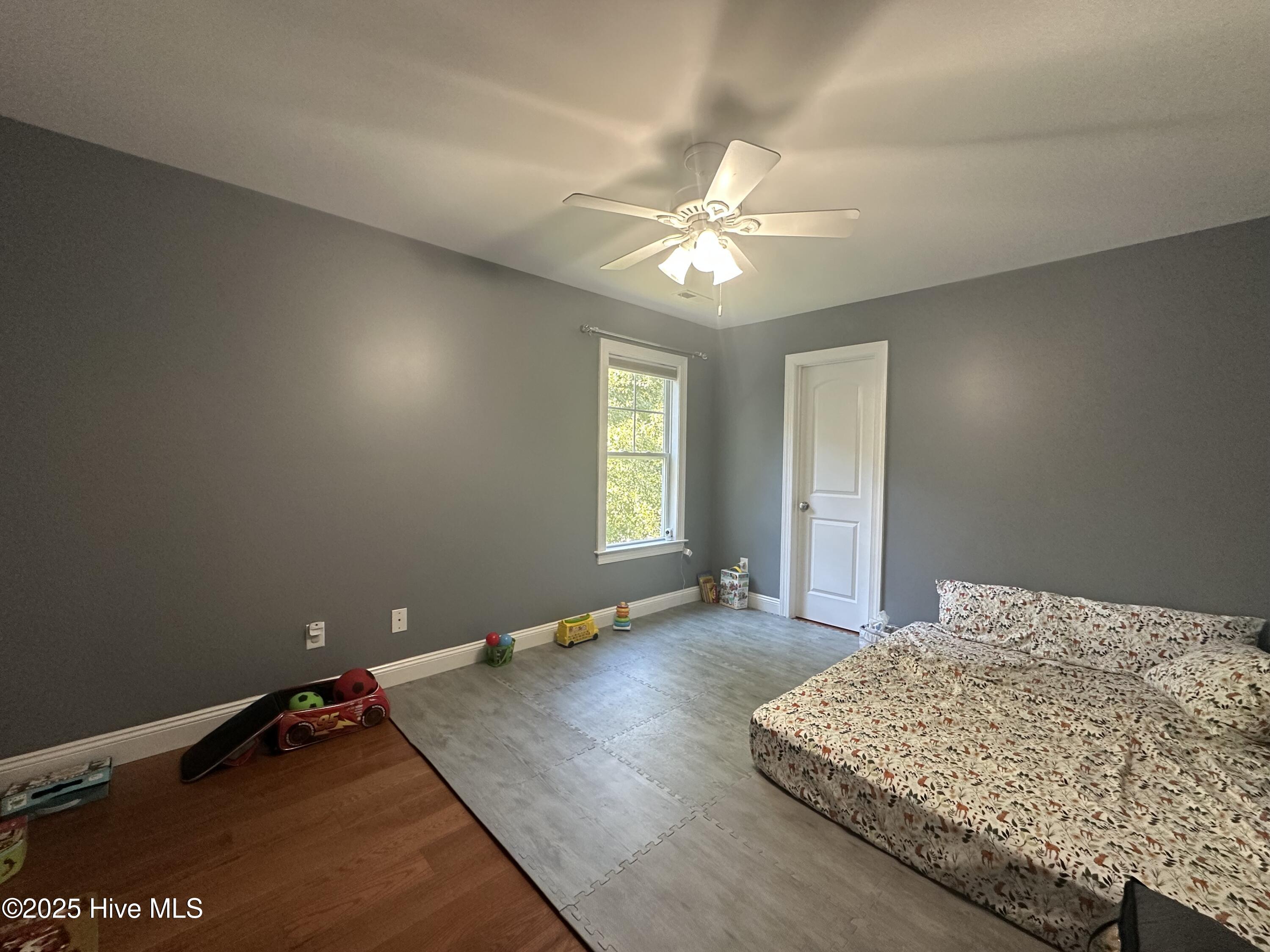 100551344 | Photo 26