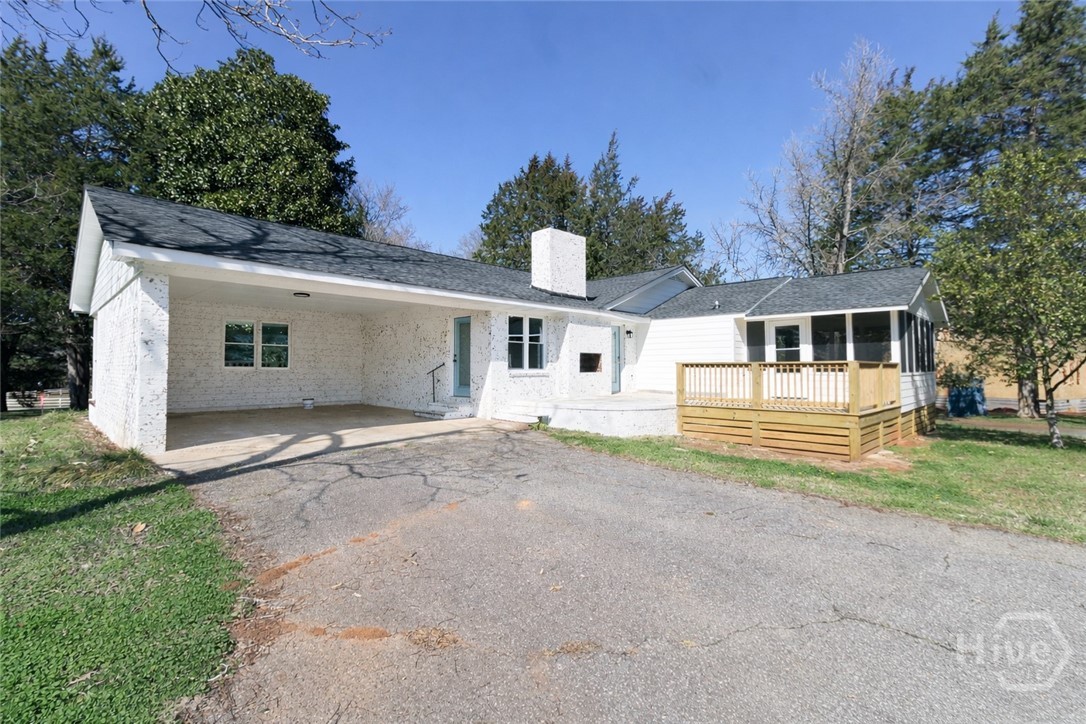 Property at 100 Williamsburg Lane