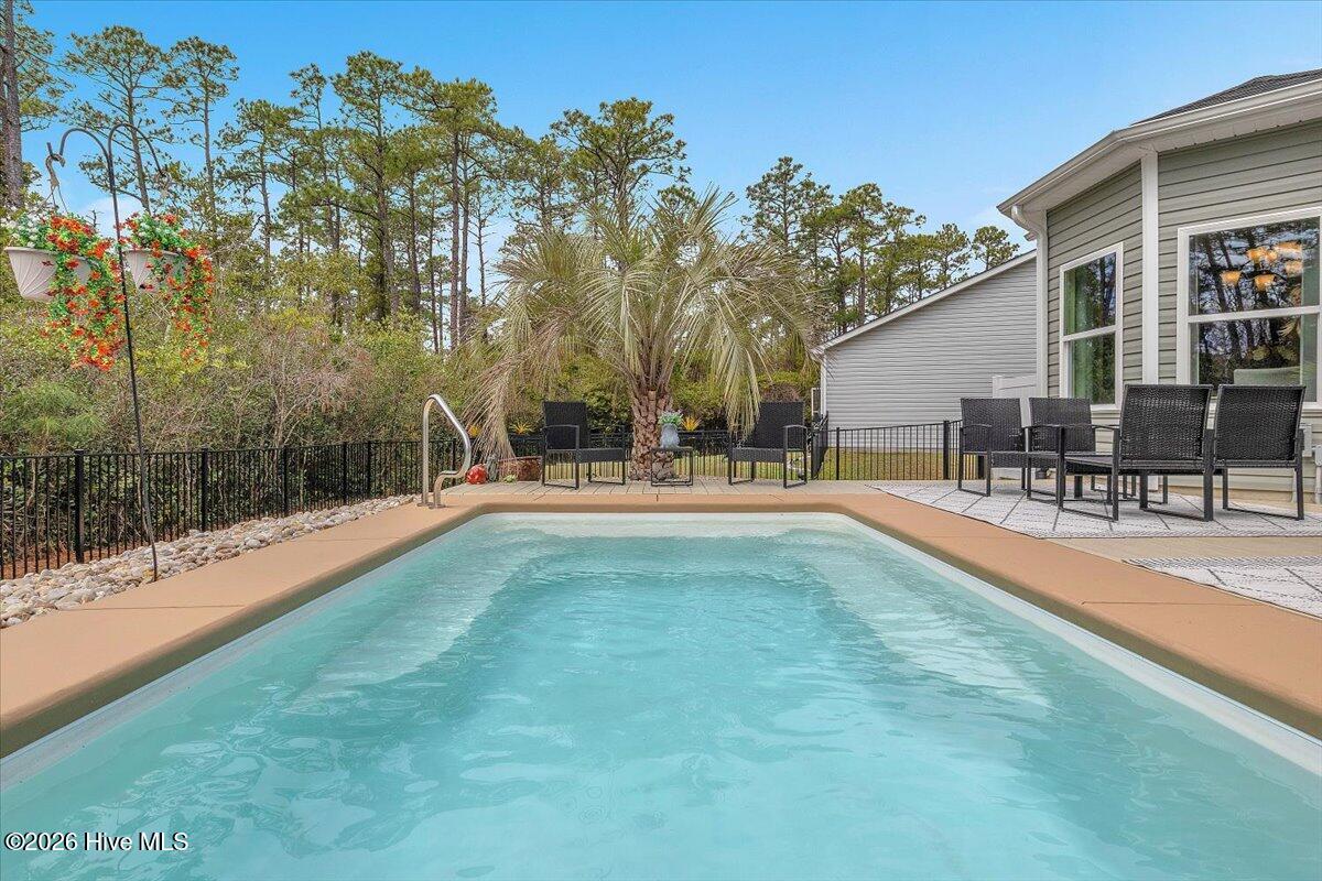 100560173 | Photo 61