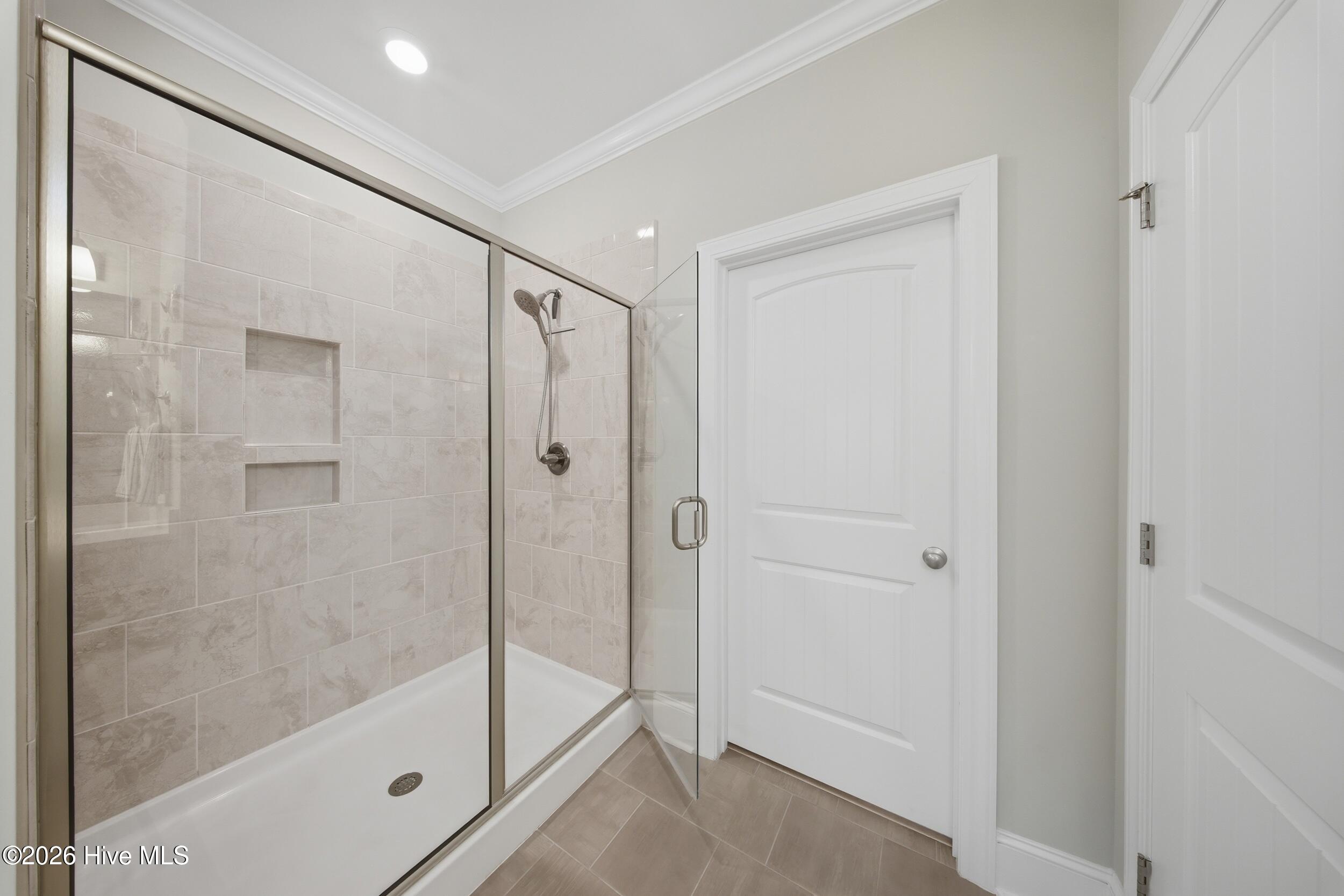 100565779 | Photo 28