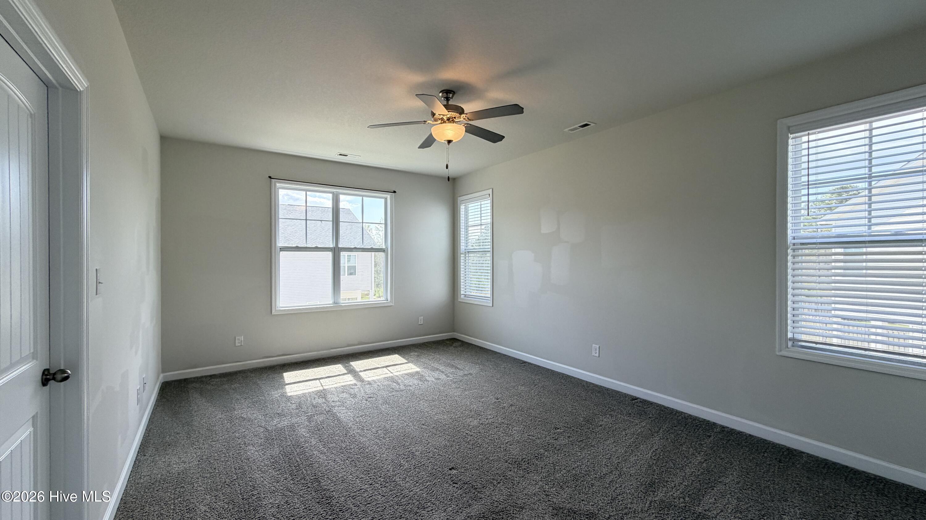 100553003 | Photo 11