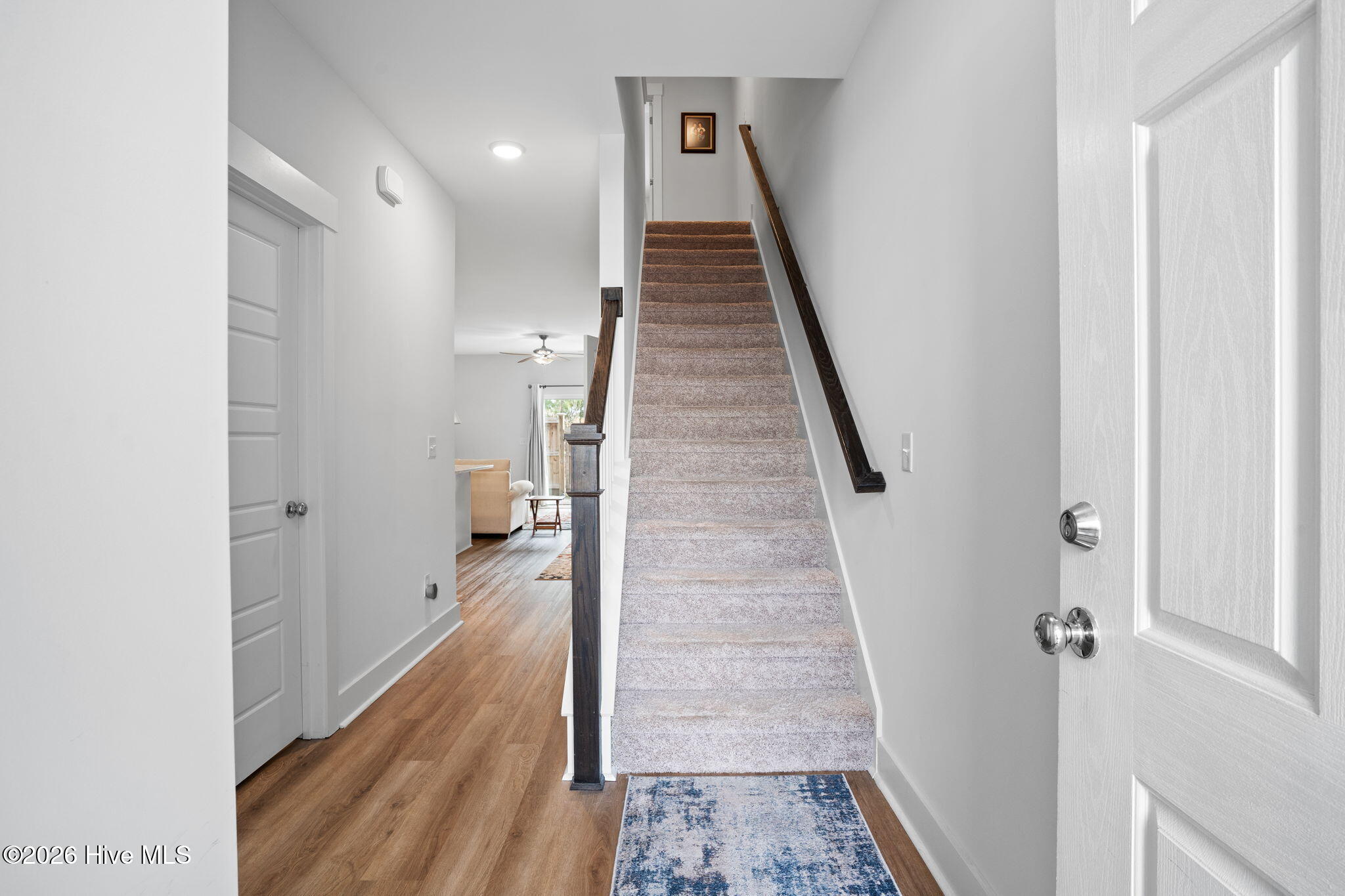 100549821 | Photo 12