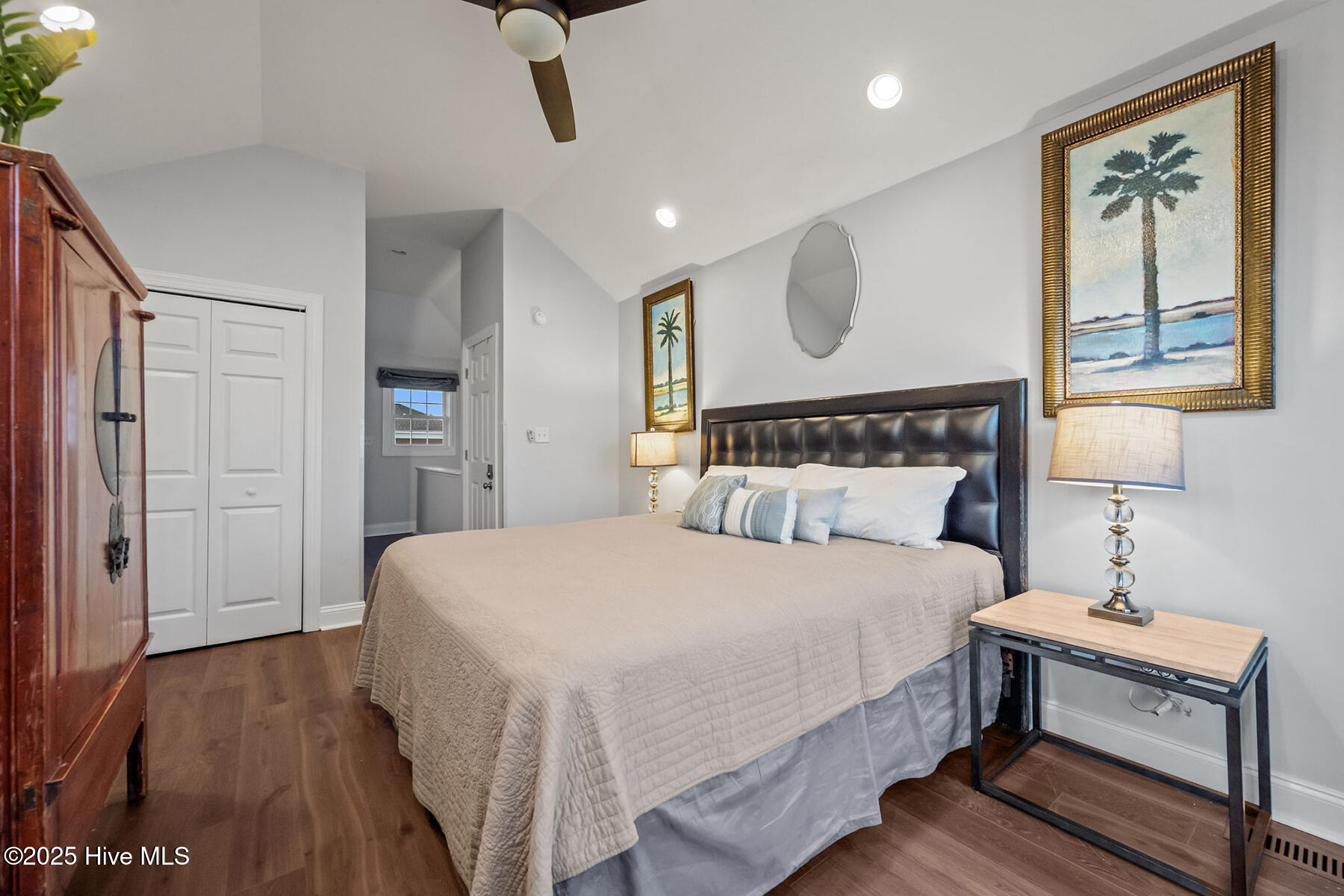 100537355 | Photo 49