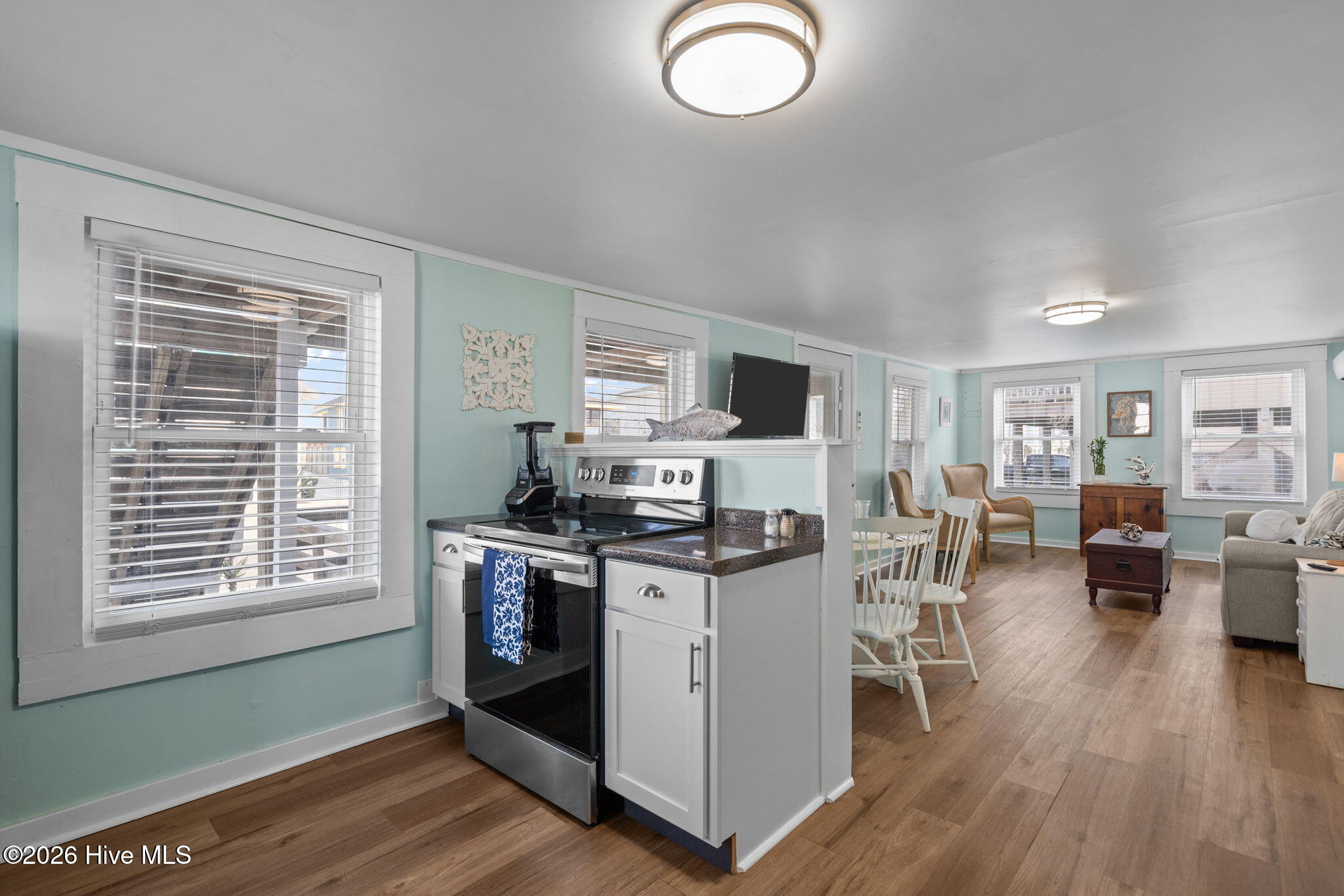 100552359 | Photo 32