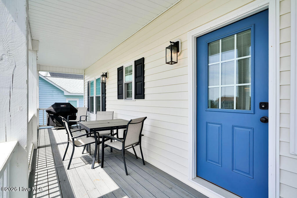 100566237 | Photo 36