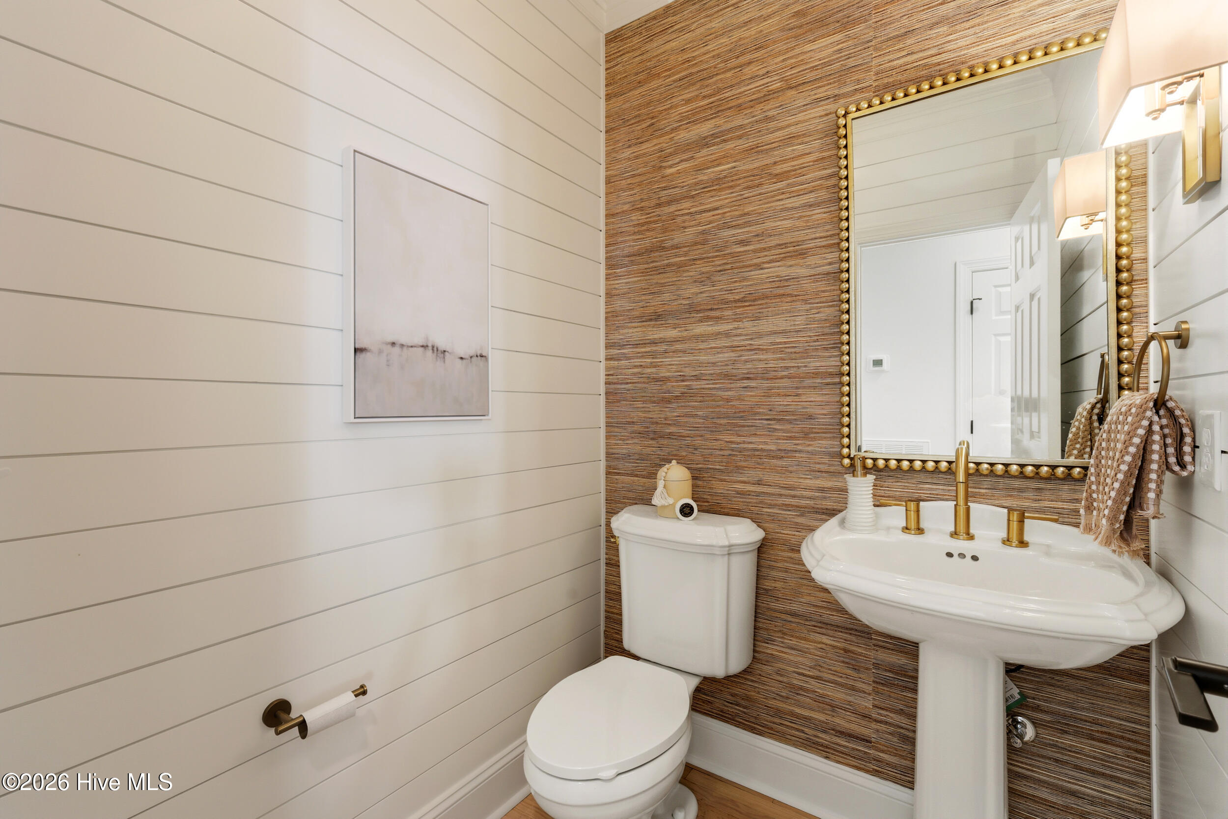 100540721 | Photo 33