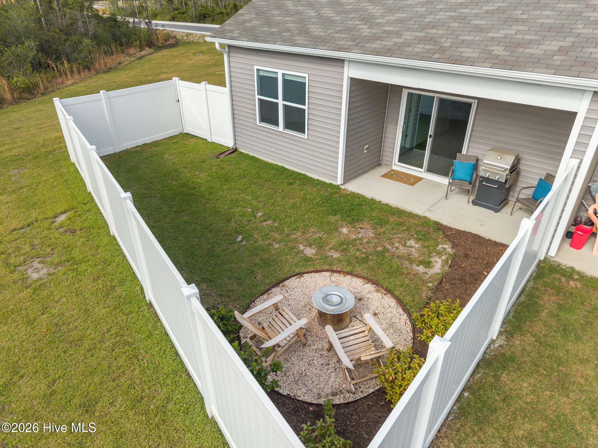 100563227 | Photo 38