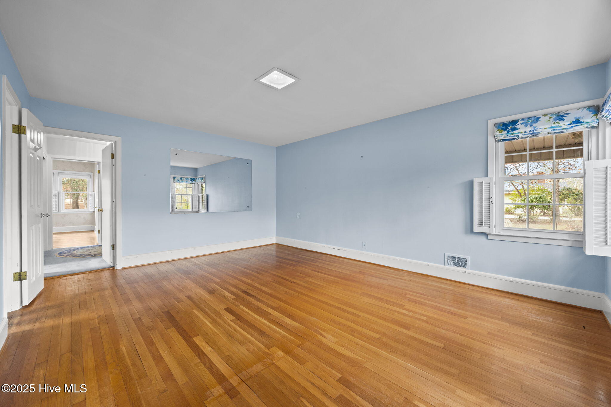 100544163 | Photo 19