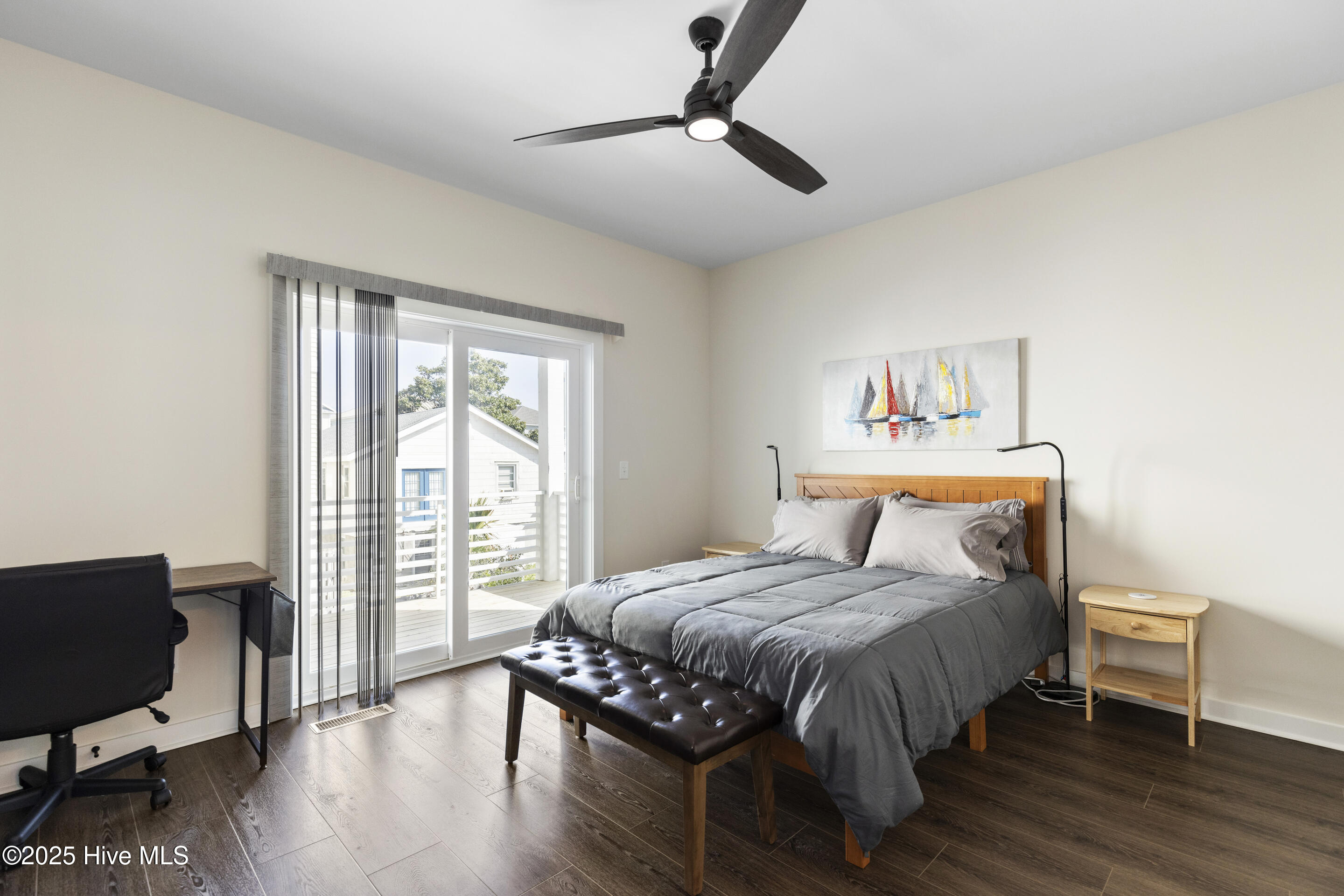 100559926 | Photo 42