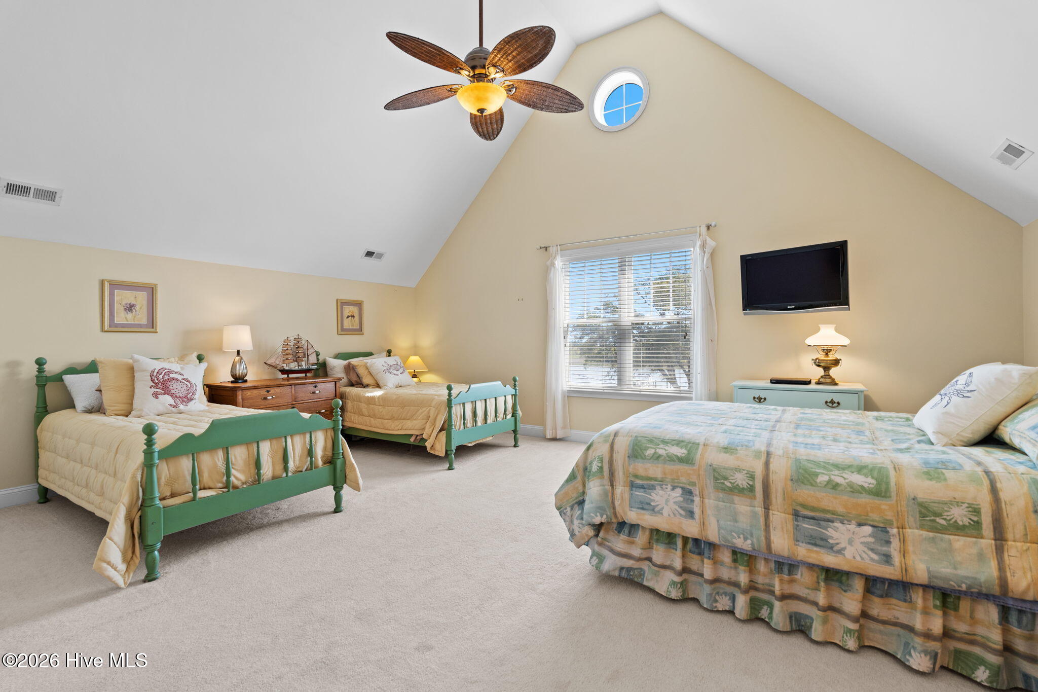 100566344 | Photo 59